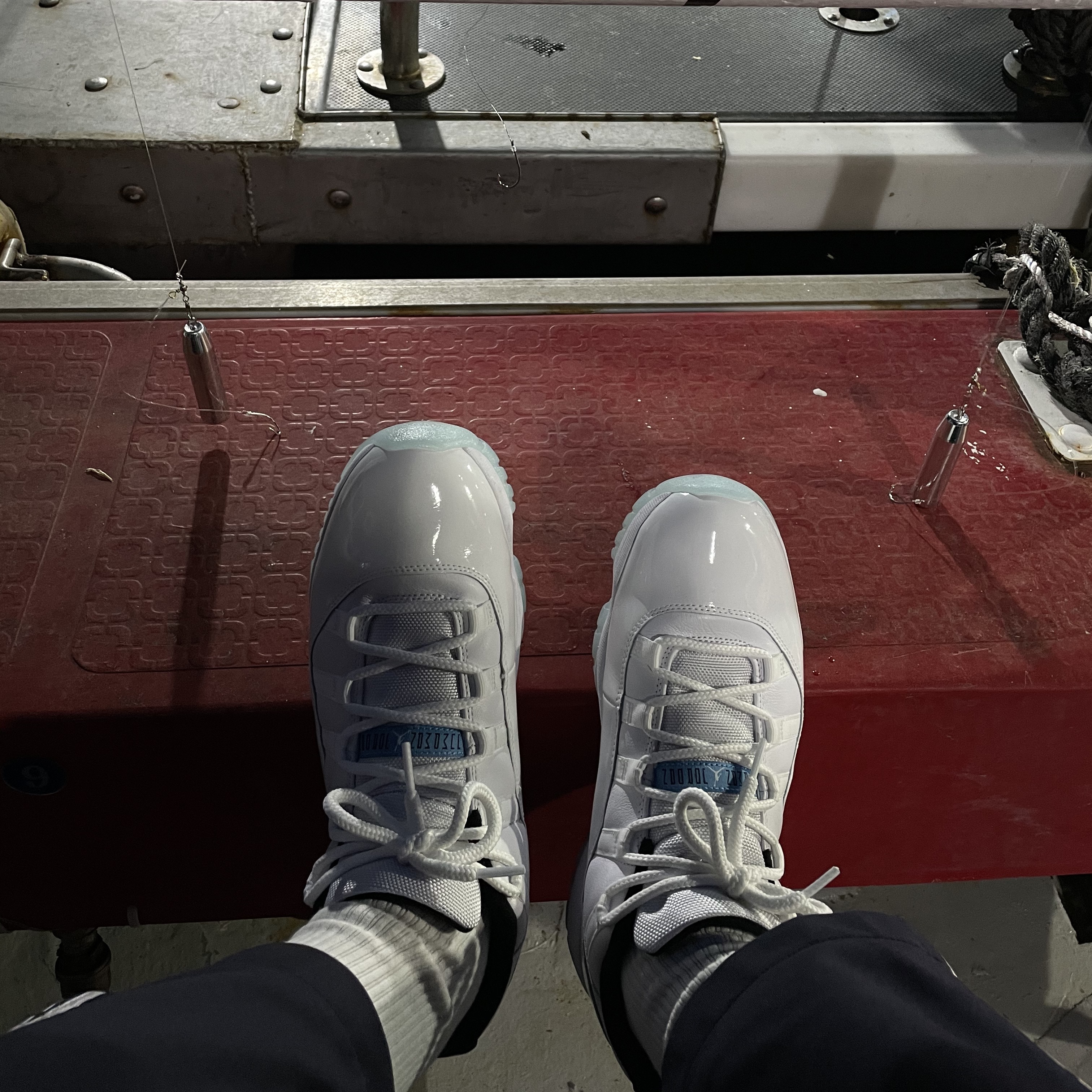 Jordan 11 Retro Low Legend Blue 착용 스타일