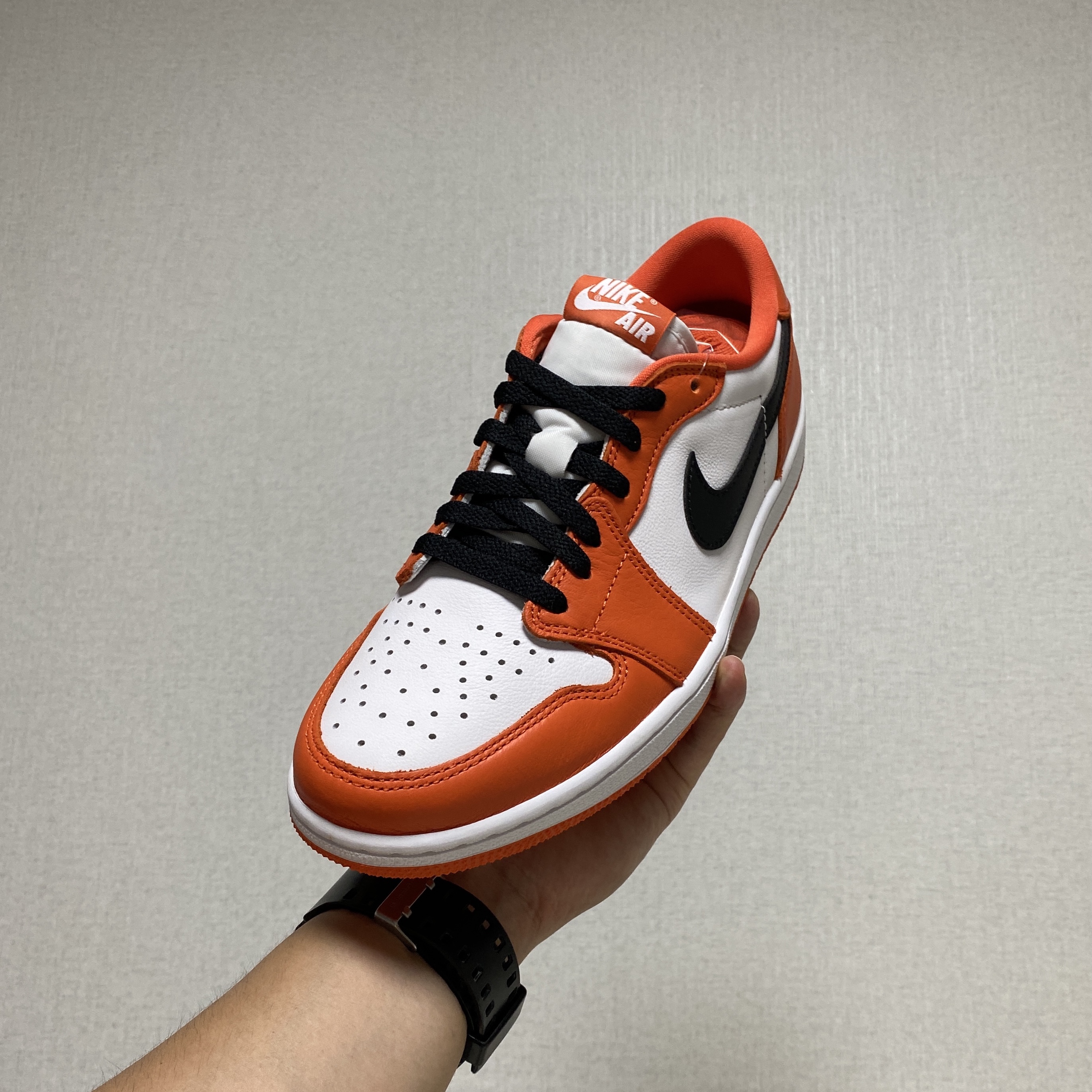 Jordan 1 Low OG Starfish 착용 스타일 - 2