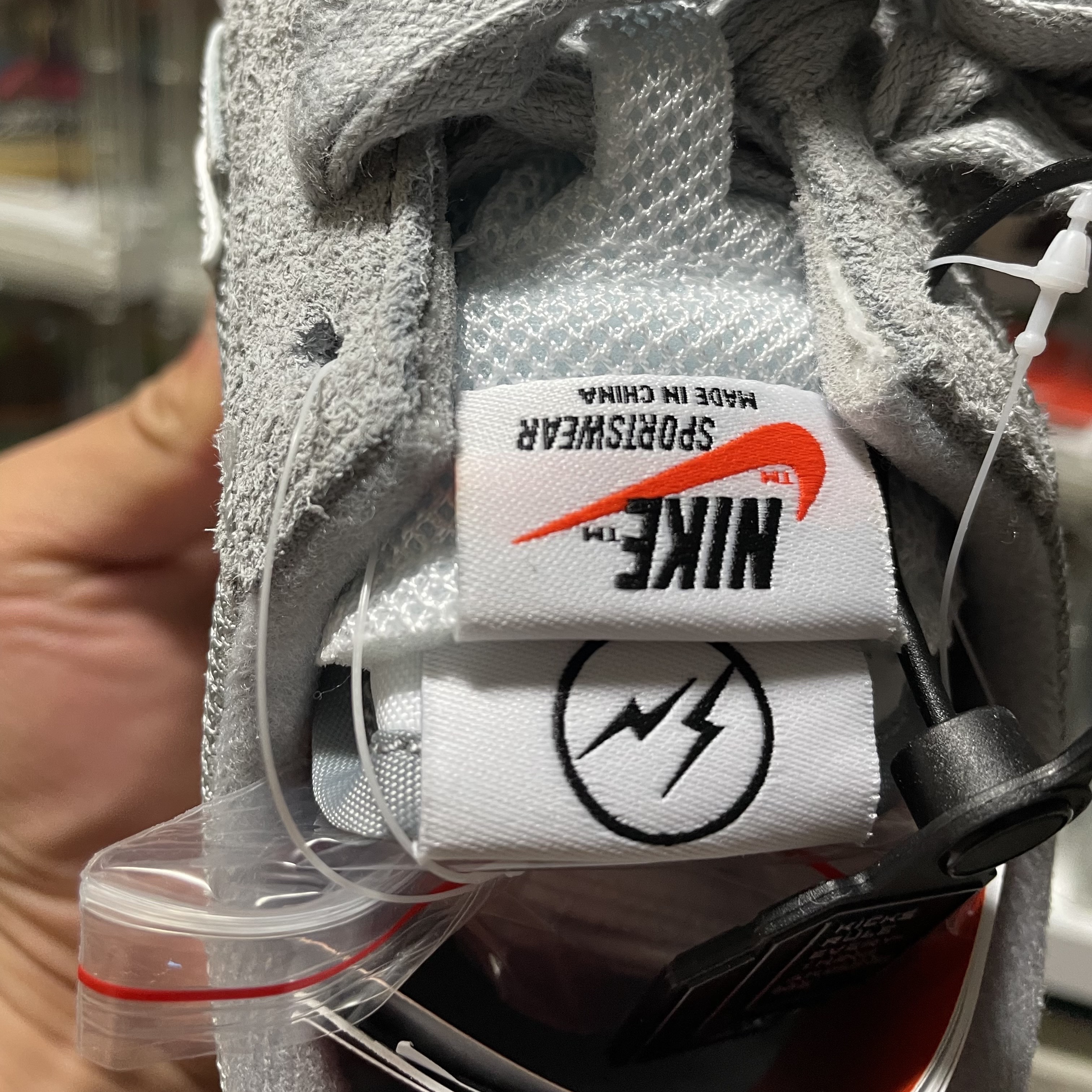 Nike x Sacai x Fragment LDWaffle Light Smoke Grey 착용 스타일 - 4