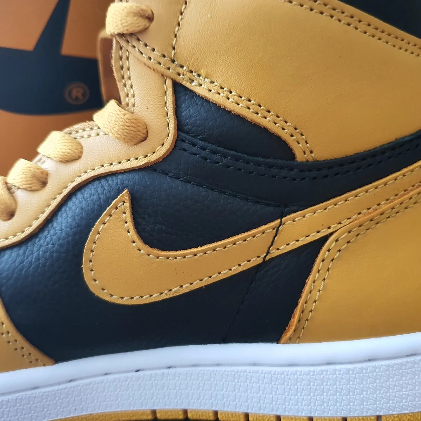 Jordan 1 Retro High OG Pollen 착용 스타일 - 5