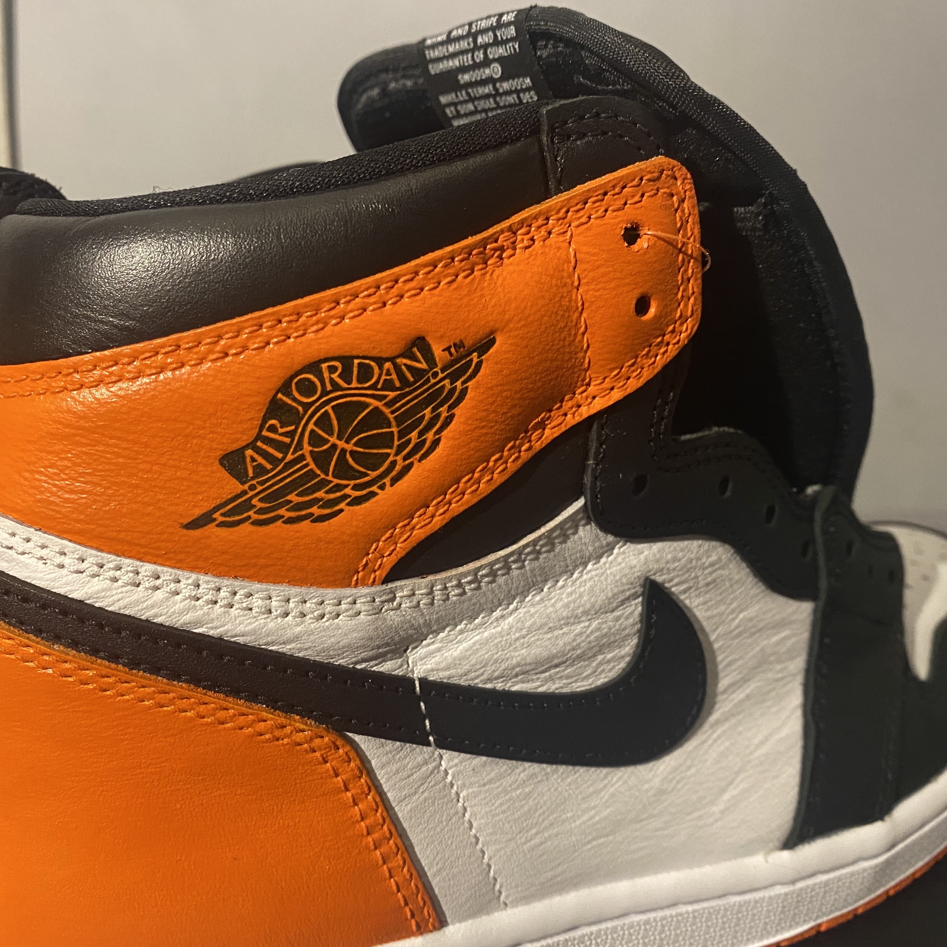 Jordan 1 Retro High OG Electro Orange, (GS) Jordan 1 Retro High OG Electro Orange 착용 스타일 - 1