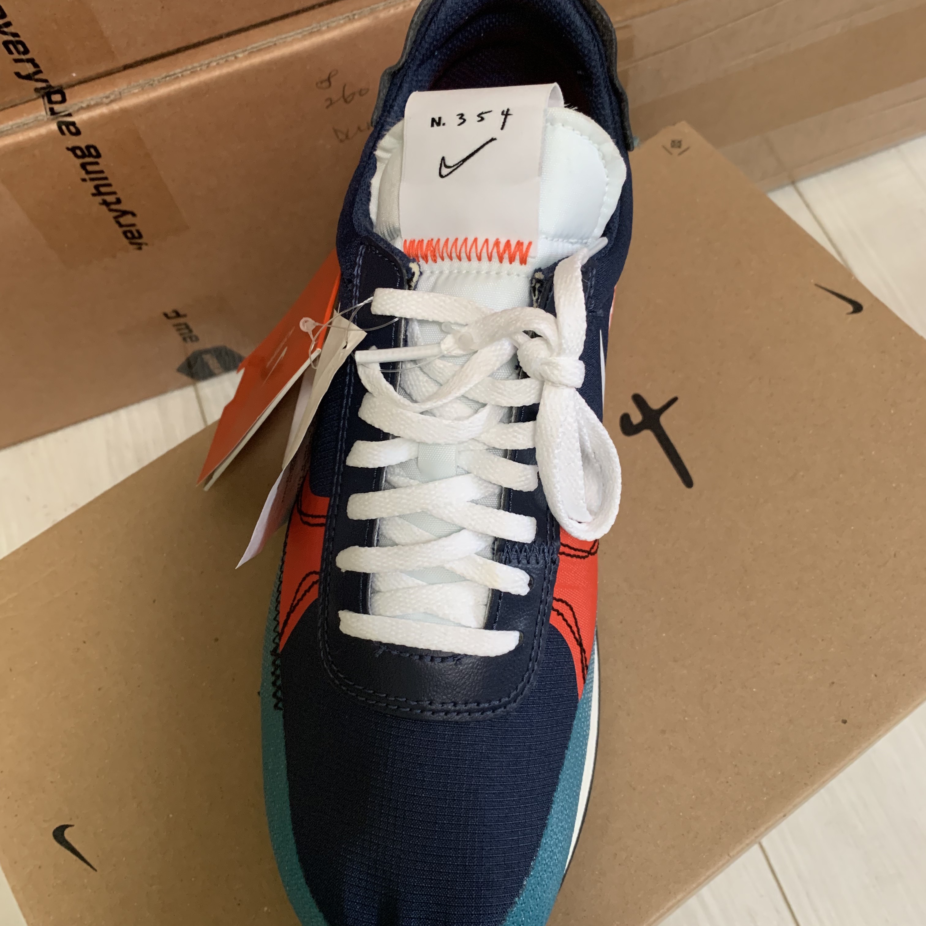Nike Daybreak Type SE Midnight Navy Team Orange 착용 스타일 - 3