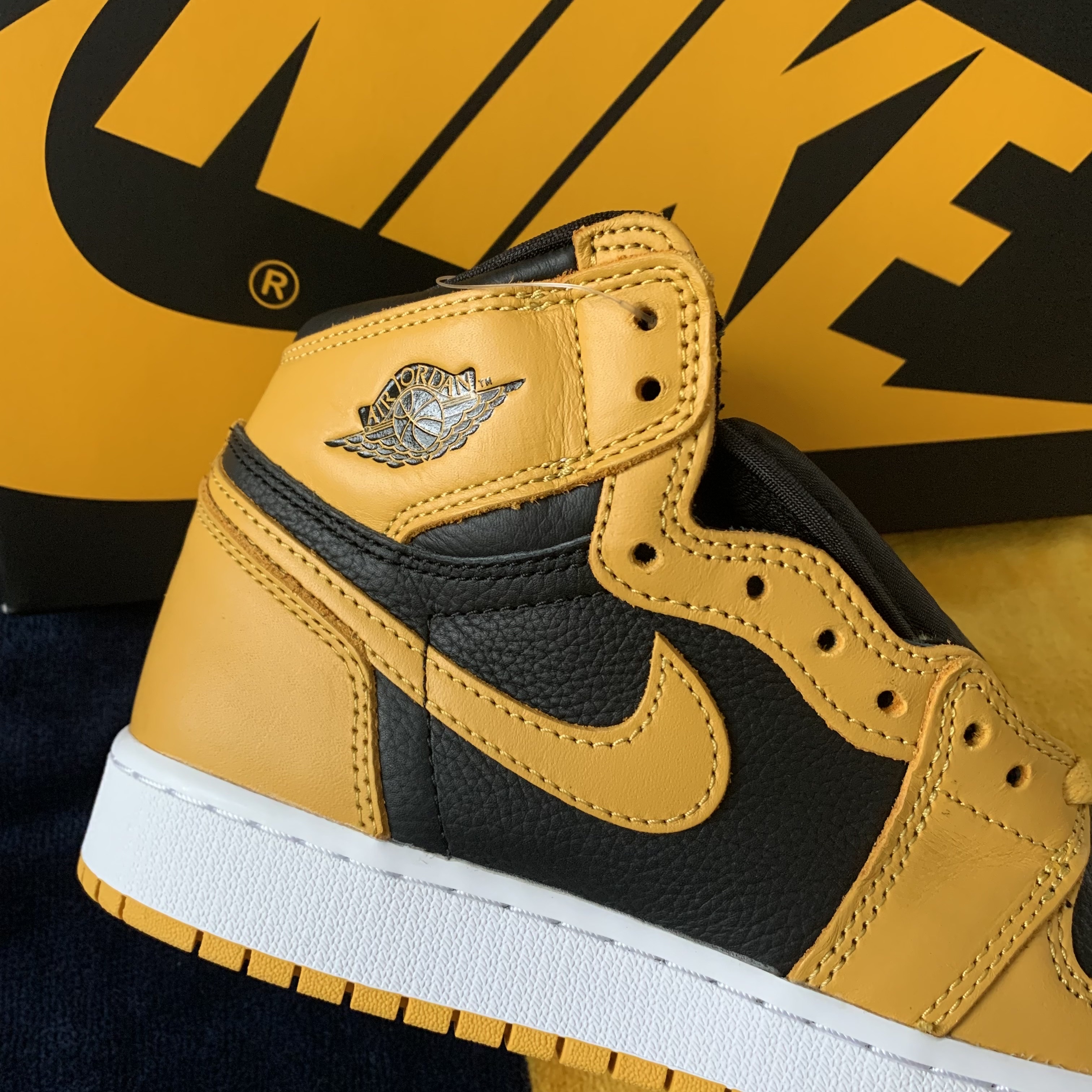 Jordan 1 Retro High OG Pollen, (GS) Jordan 1 Retro High OG Pollen 착용 스타일 - 3