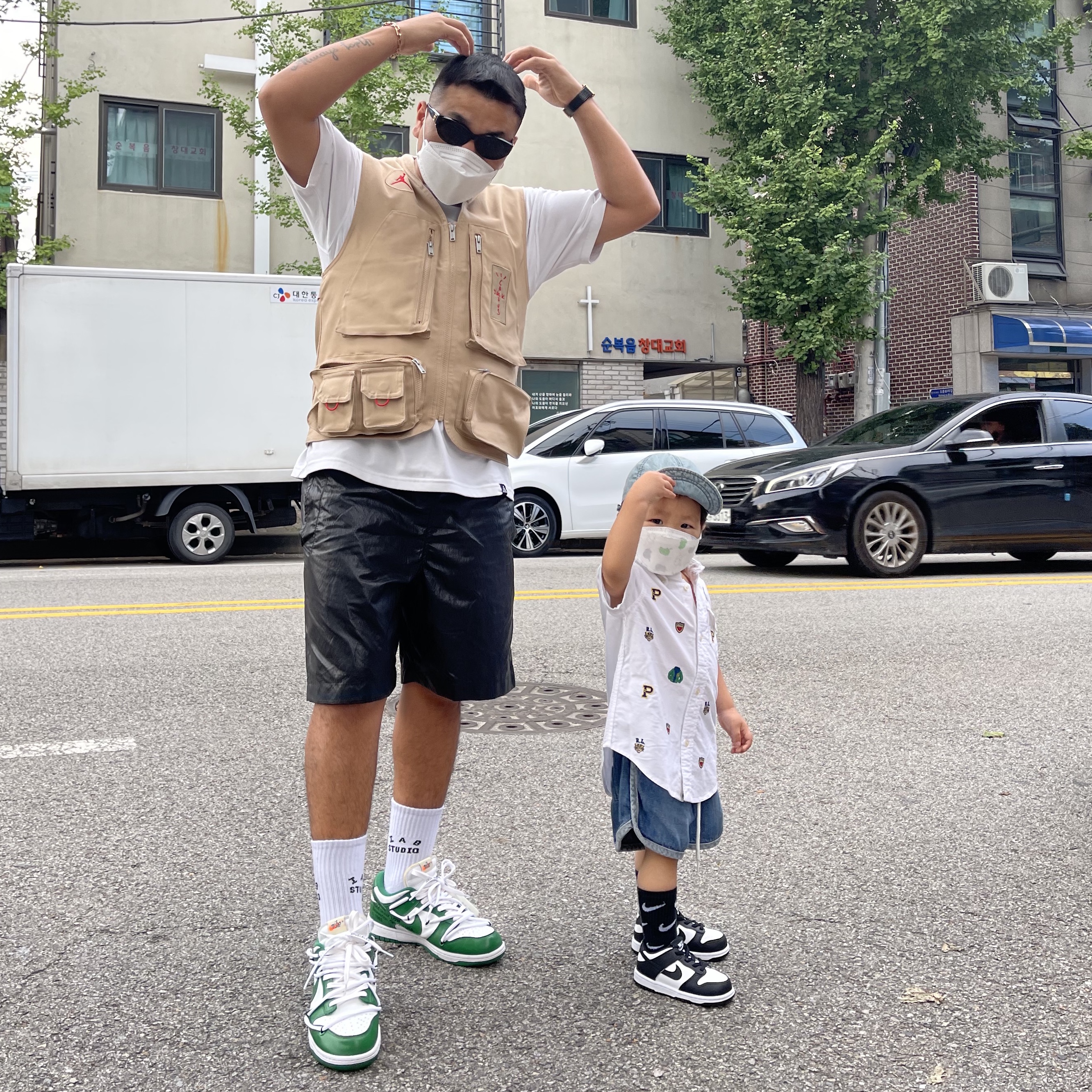 Jordan x Travis Scott Utility Vest - Asia, Nike x Off-White Dunk Low Pine Green 착용 스타일 - 1