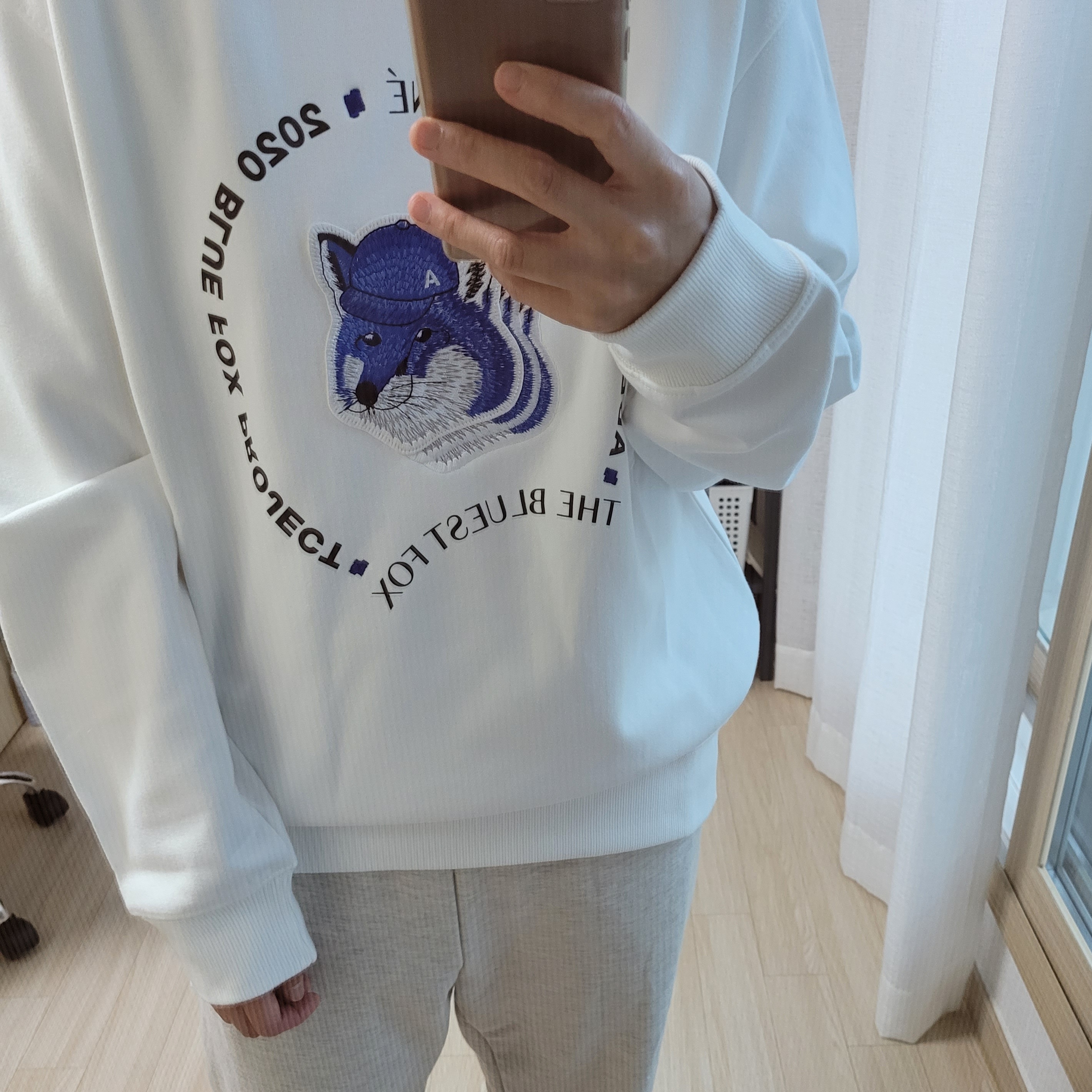 Maison Kitsune x Ader Error Triple Fox Head Sweatshirt Off White 착용 스타일