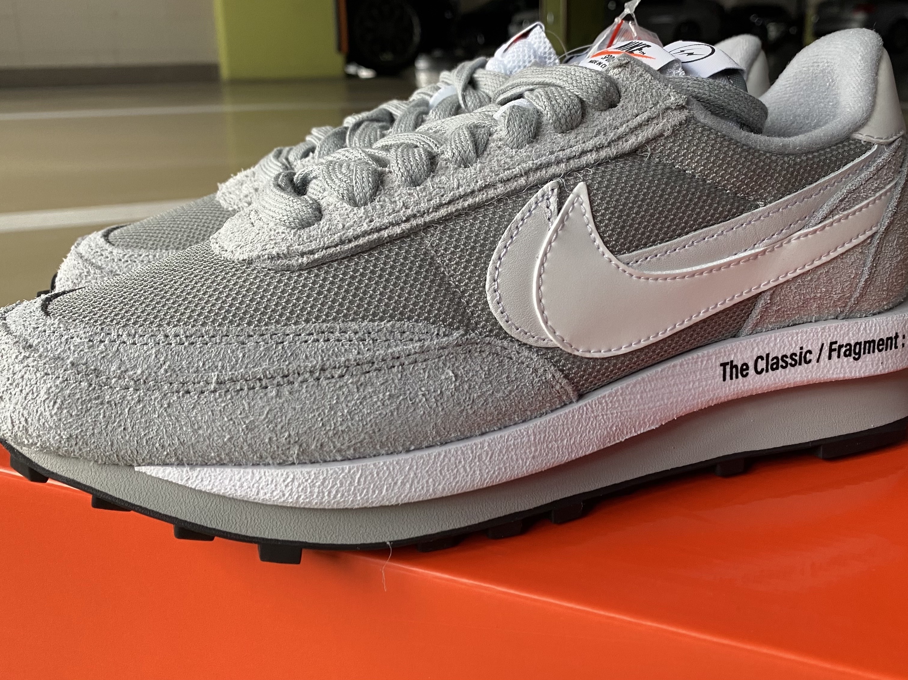 Nike x Sacai x Fragment LDWaffle Light Smoke Grey 착용 스타일 - 2