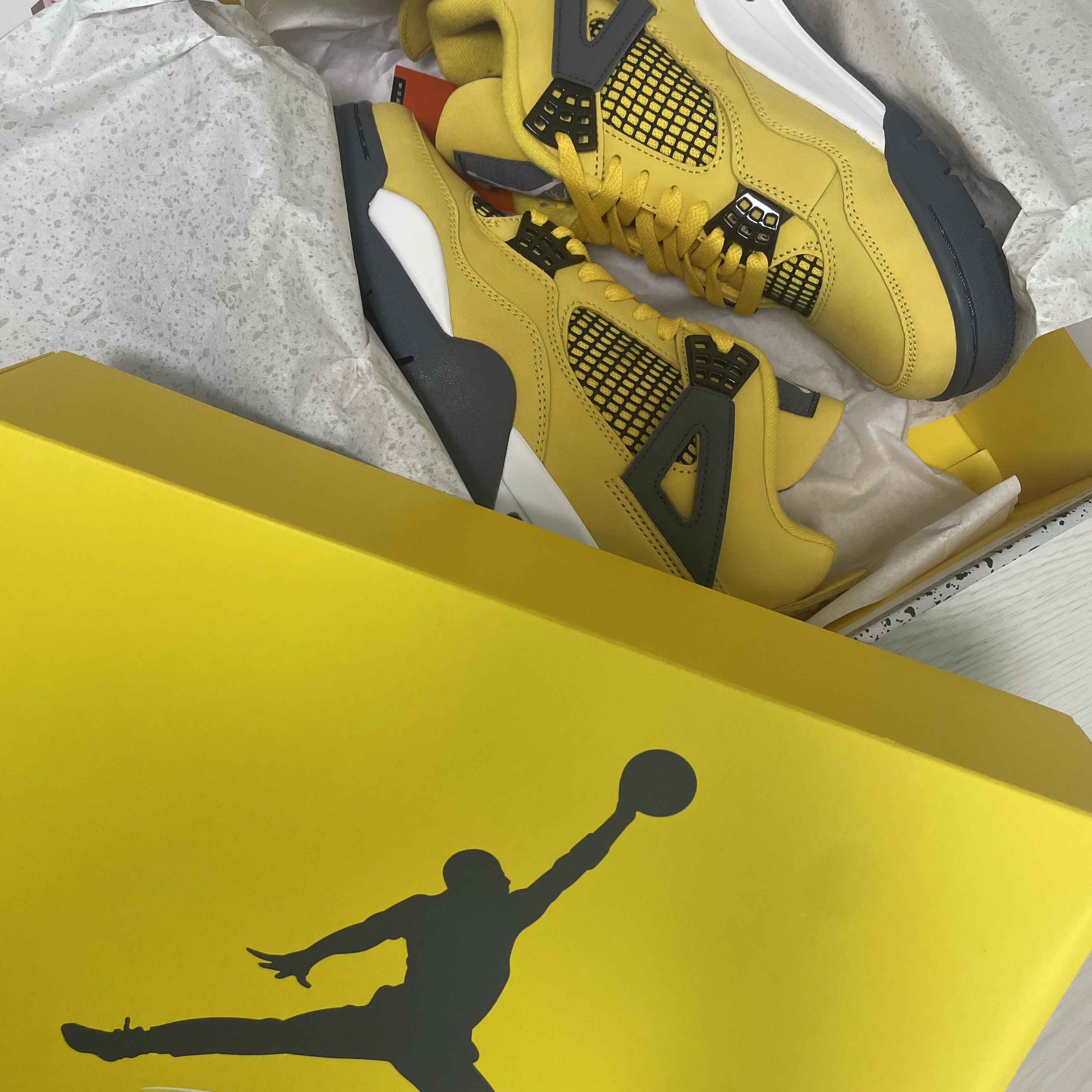 Jordan 4 Retro Tour Yellow 착용 스타일 - 1