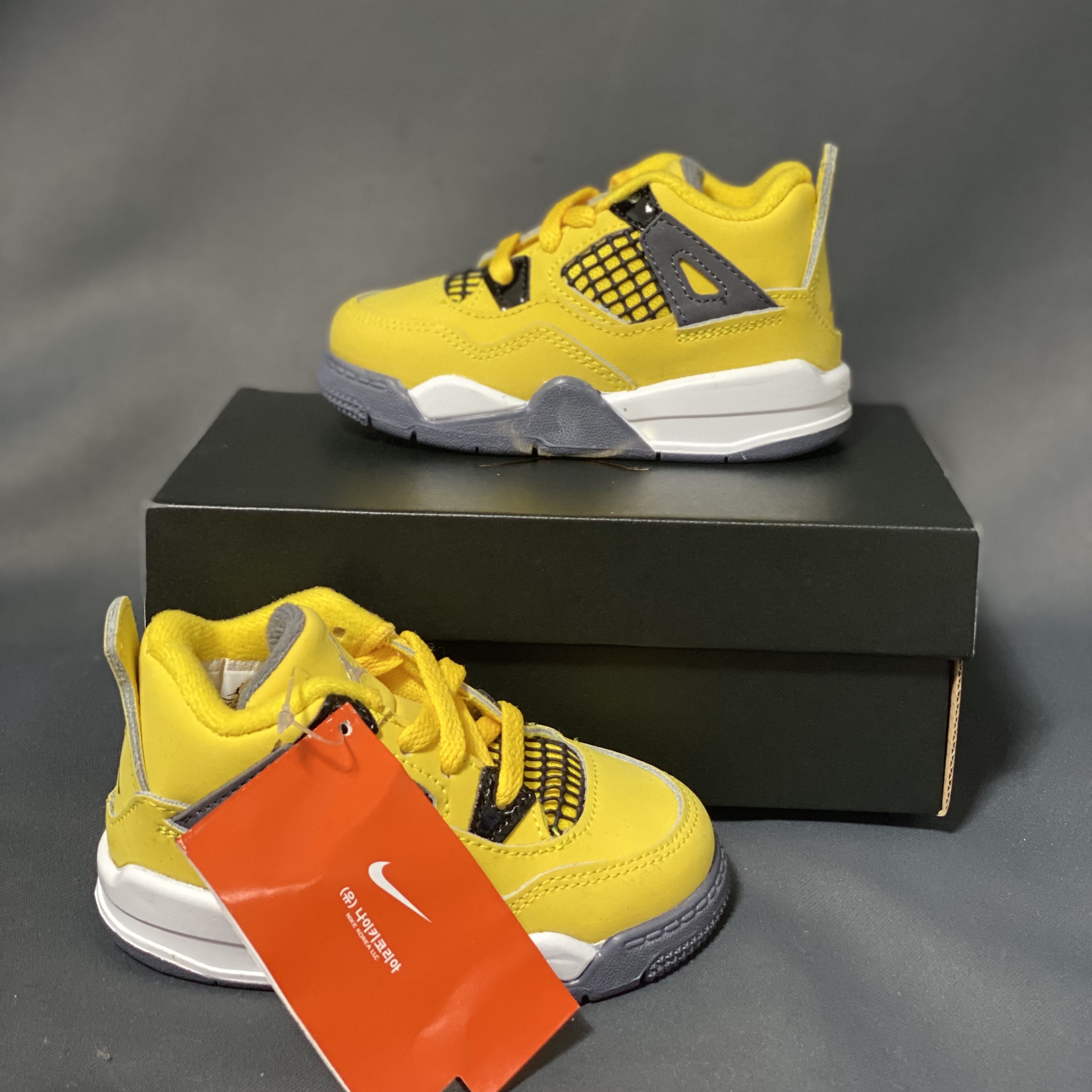 (TD) Jordan 4 Retro Tour Yellow 착용 스타일 - 3
