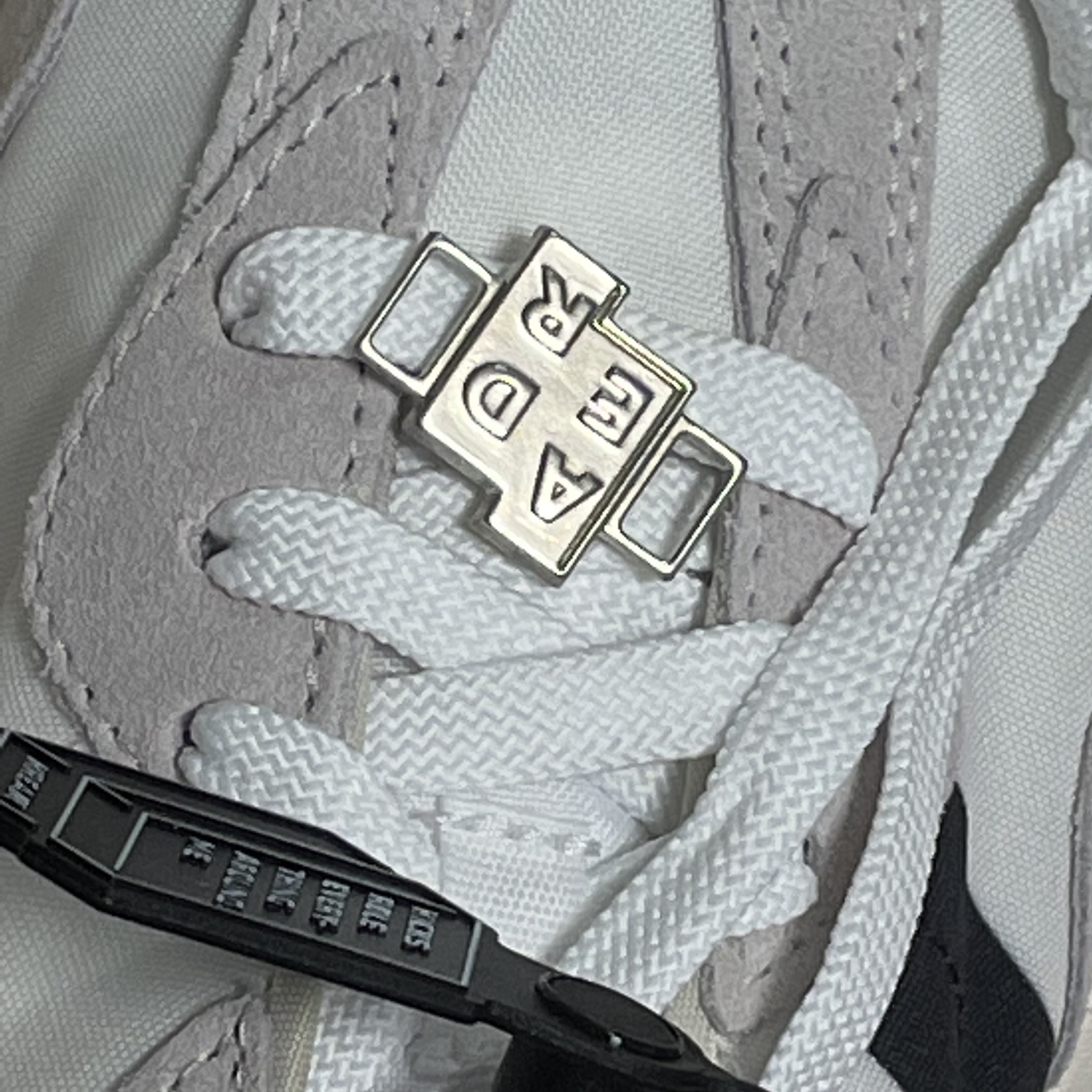 New Balance 327 White Black 착용 스타일 - 3