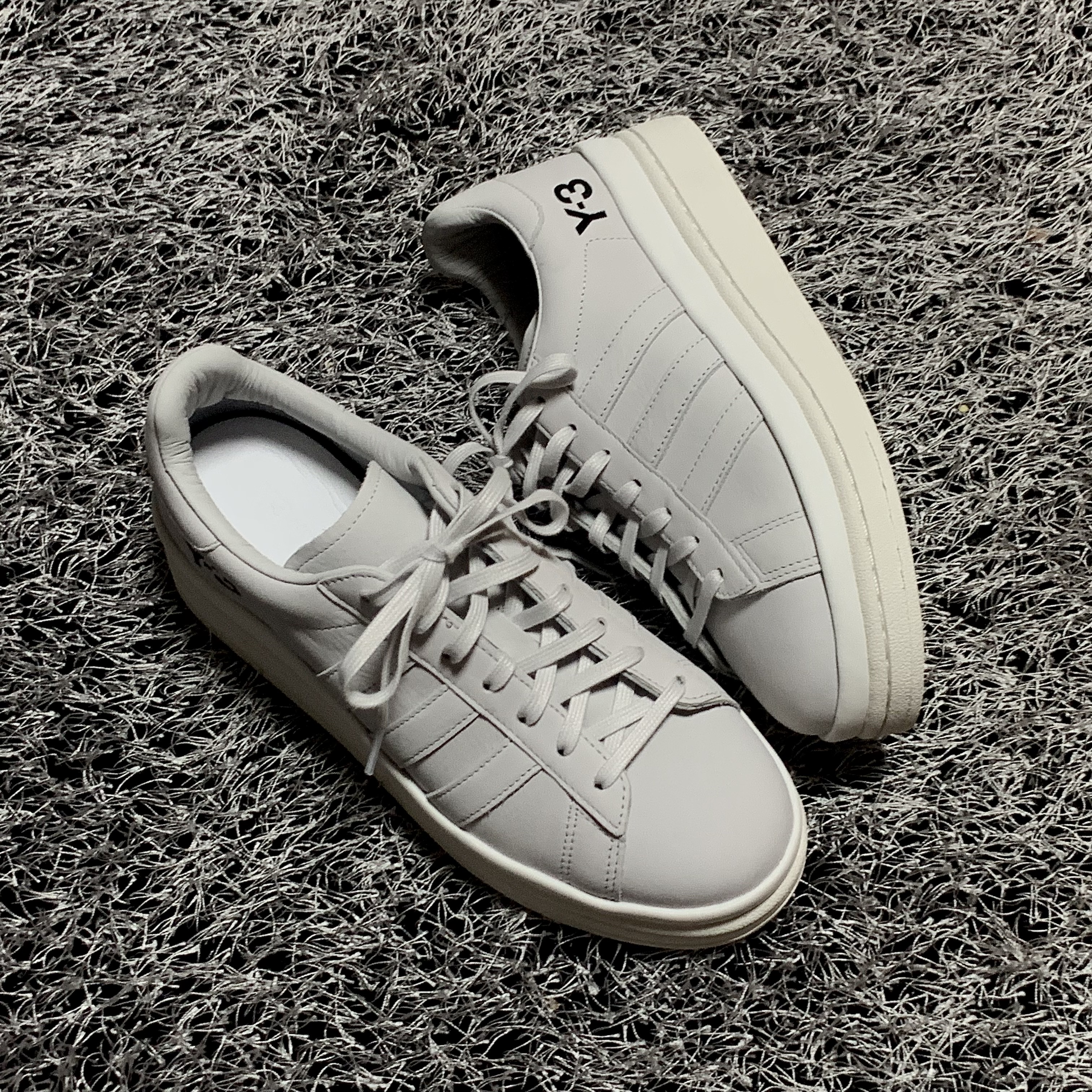 Y-3 Hicho Grey One 착용 스타일