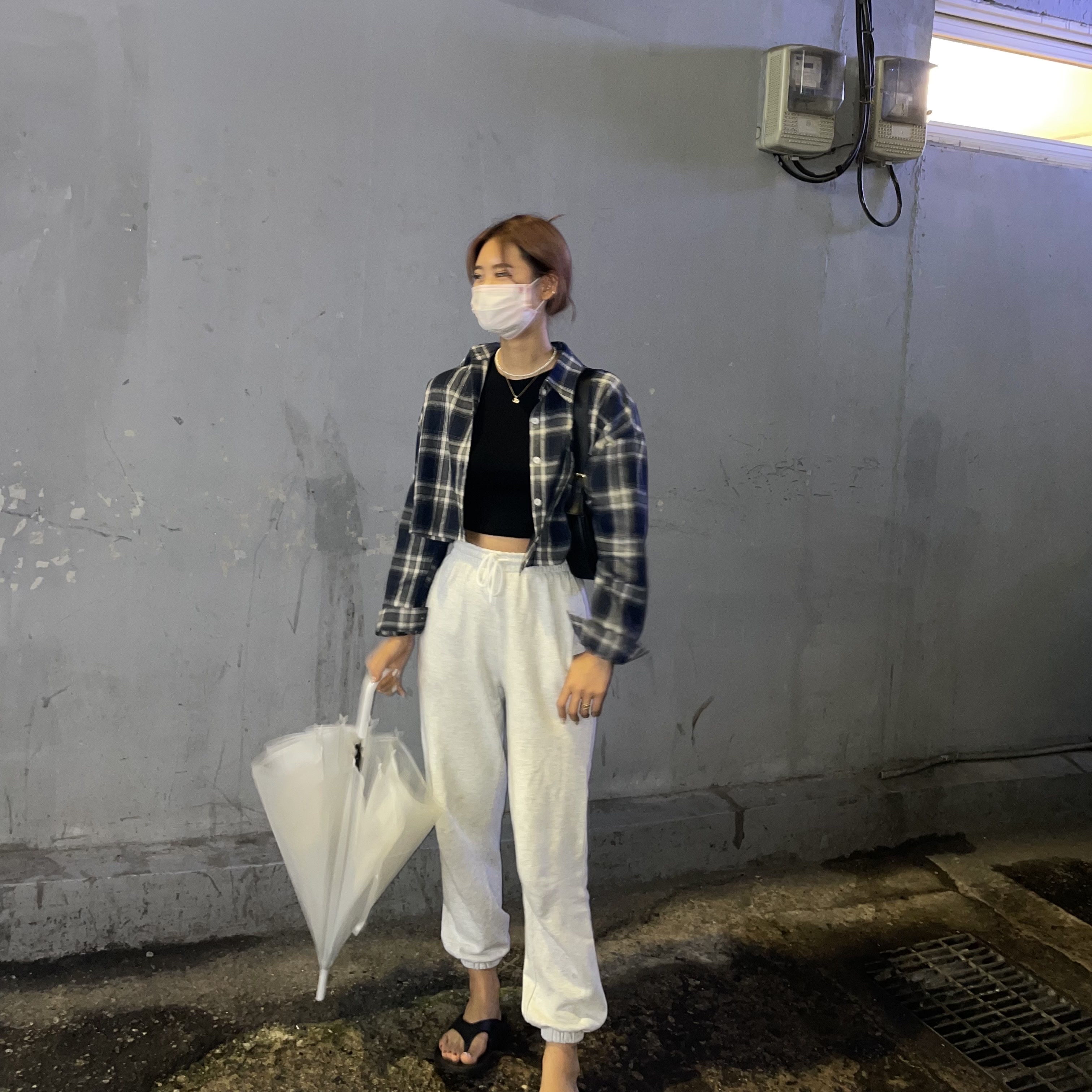 Oofos OOriginal Black 착용 스타일 - 2