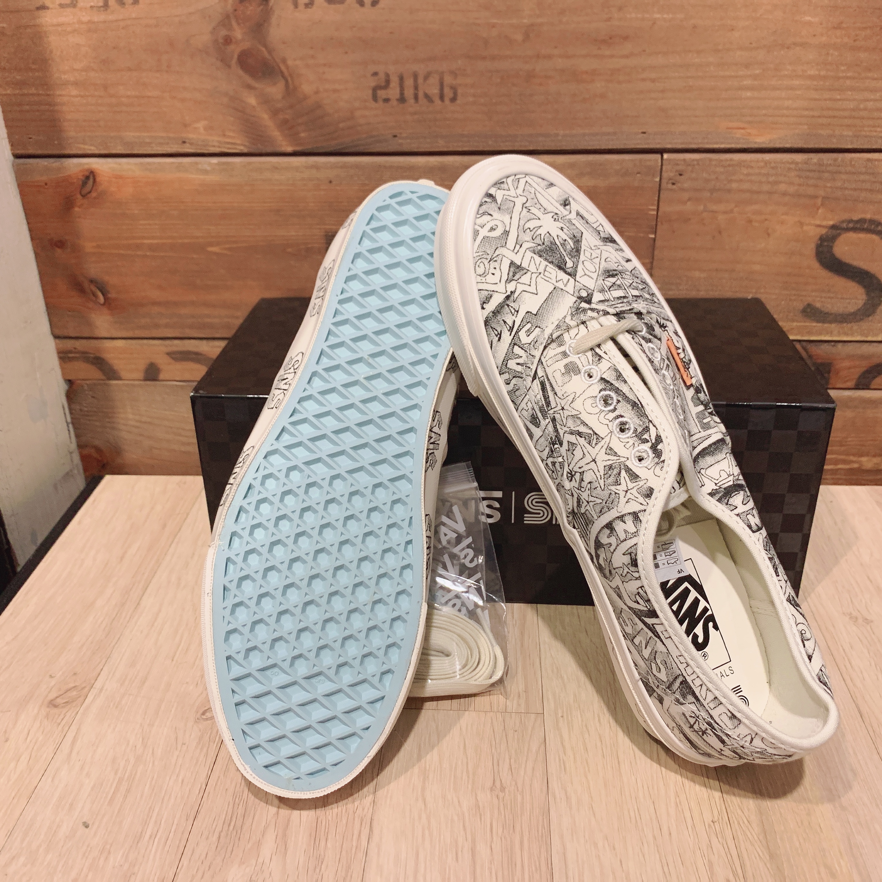 Vans Vault x SNS OG Authentic LX Marshmallow 착용 스타일 - 2