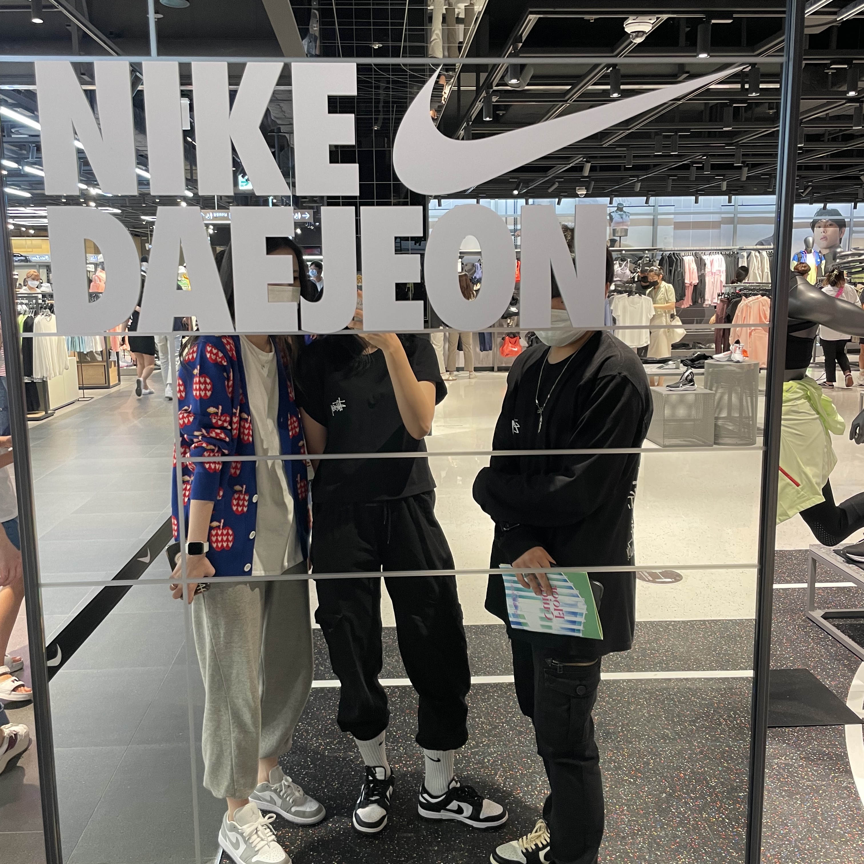 Nike x Stussy Bucket Hat Black, (W) Nike Dunk Low Black 착용 스타일 - 2