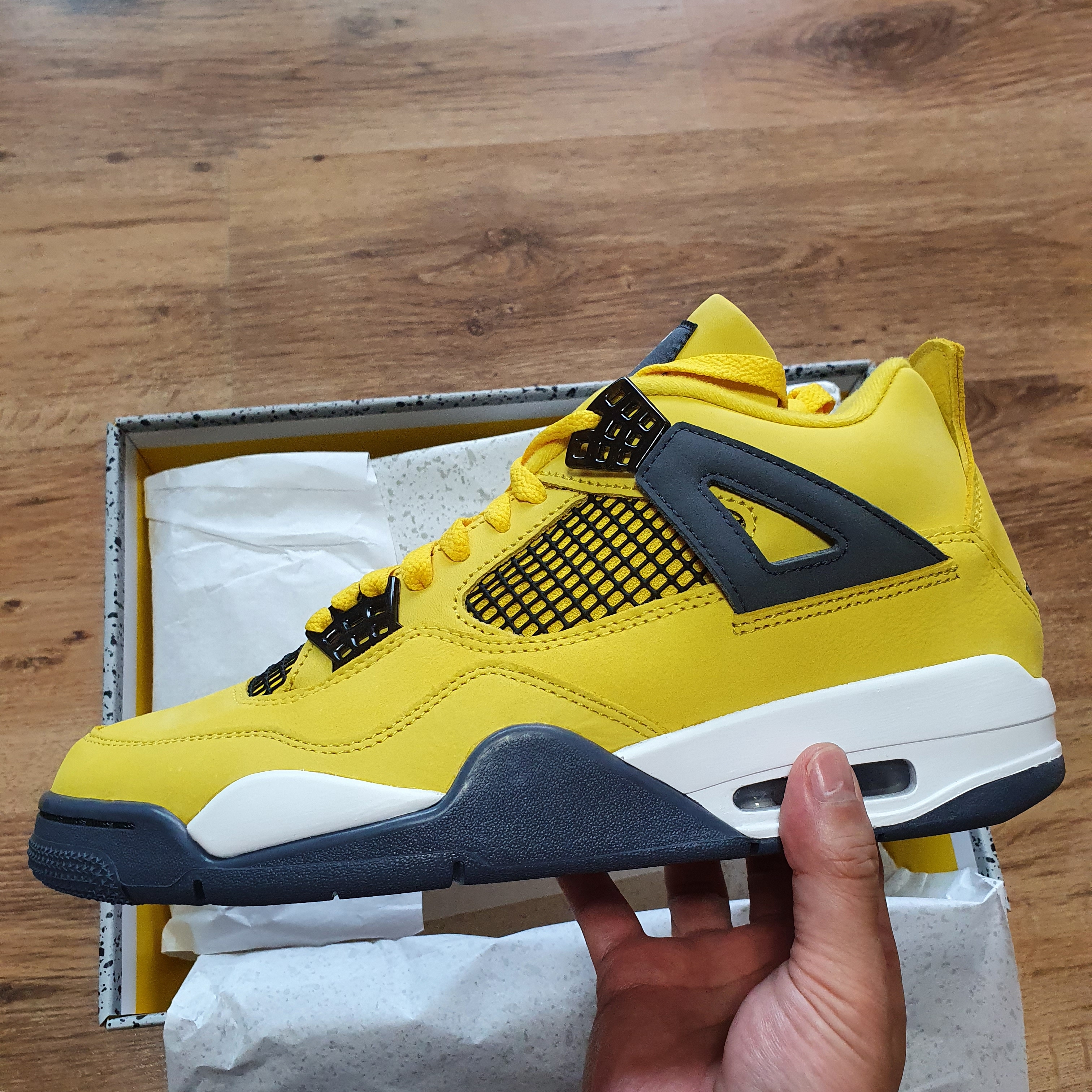 Jordan 4 Retro Tour Yellow 착용 스타일 - 2