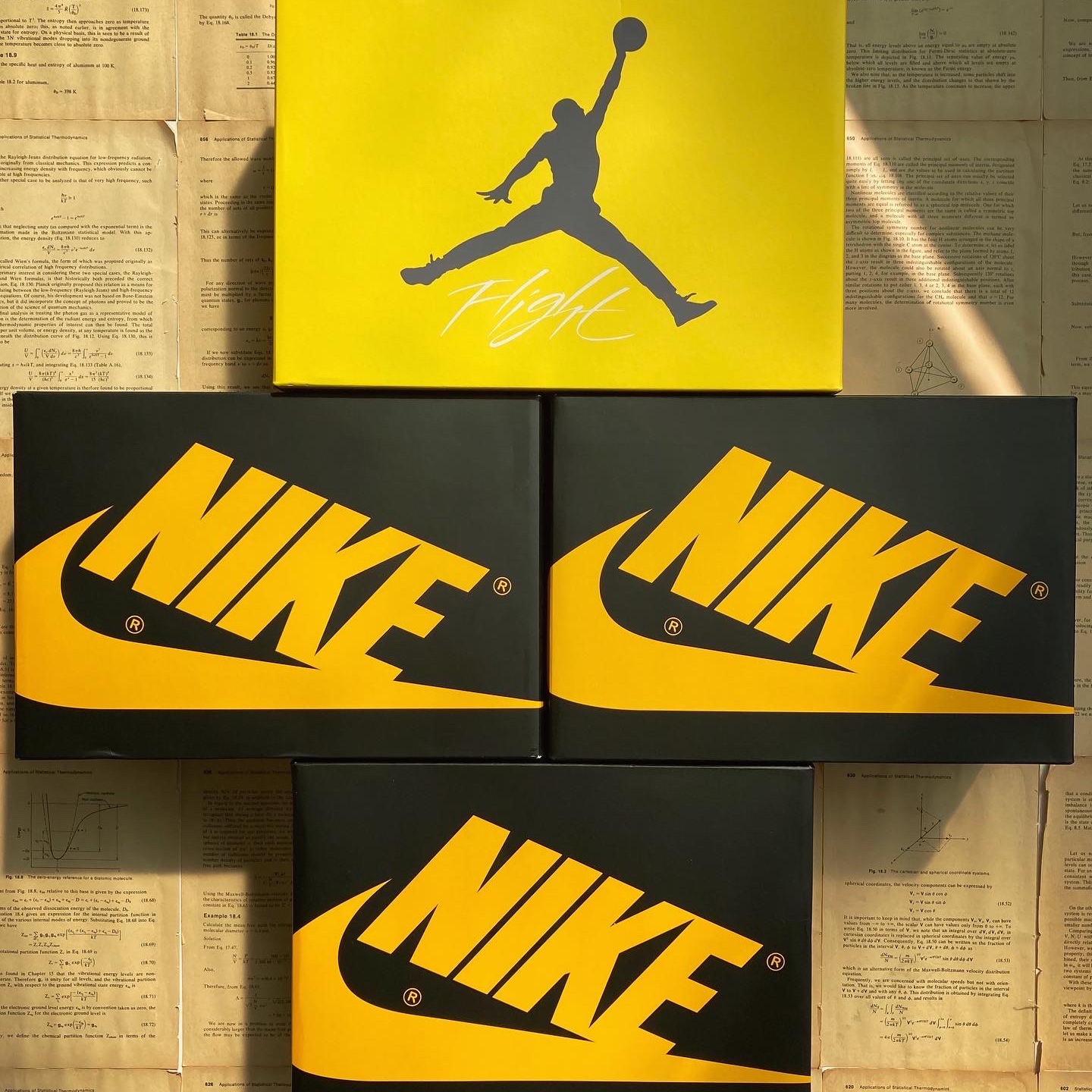 Jordan 1 Retro High OG Pollen, Jordan 4 Retro Tour Yellow 착용 스타일 - 1