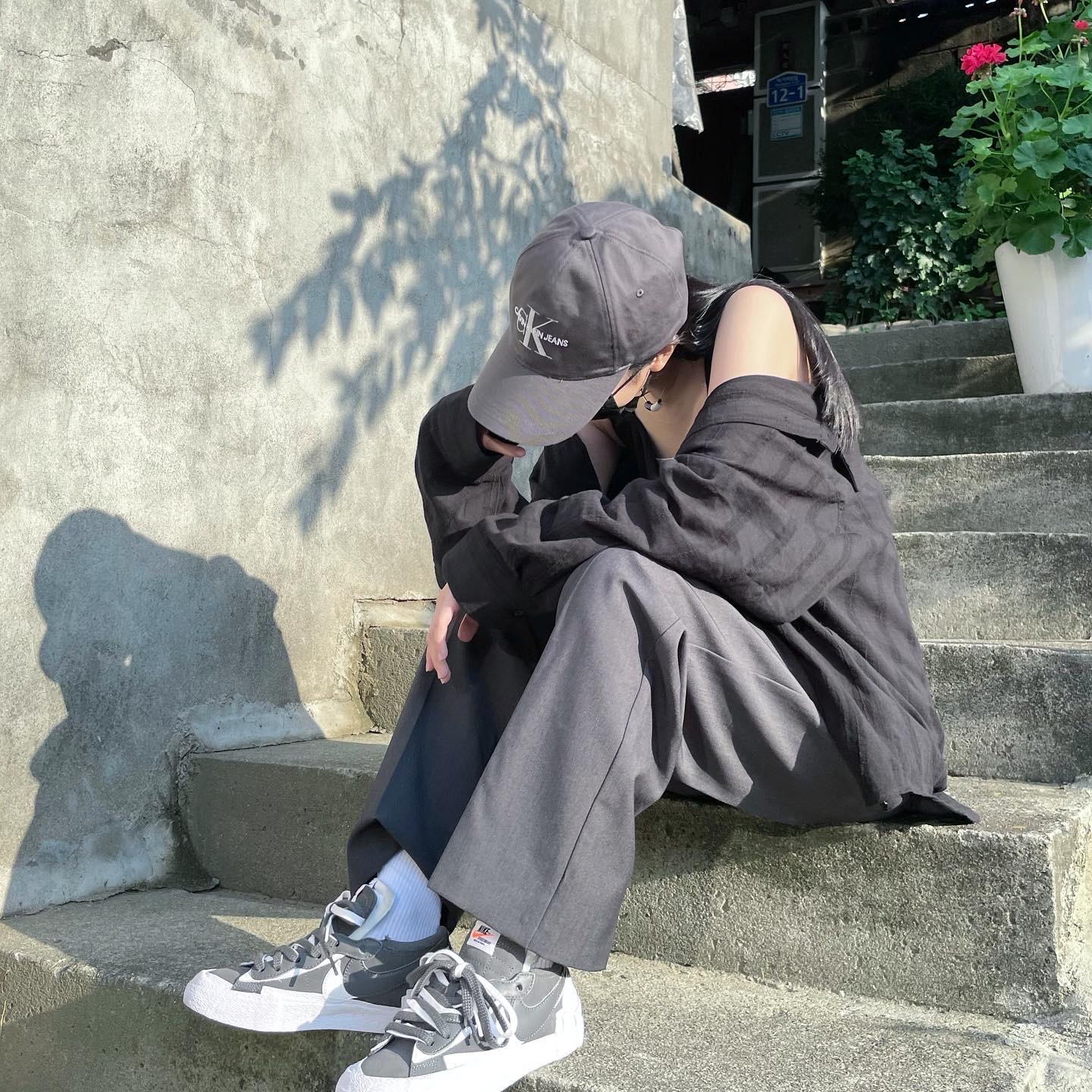 Nike x Sacai Blazer Low Iron Grey 착용 스타일 - 1
