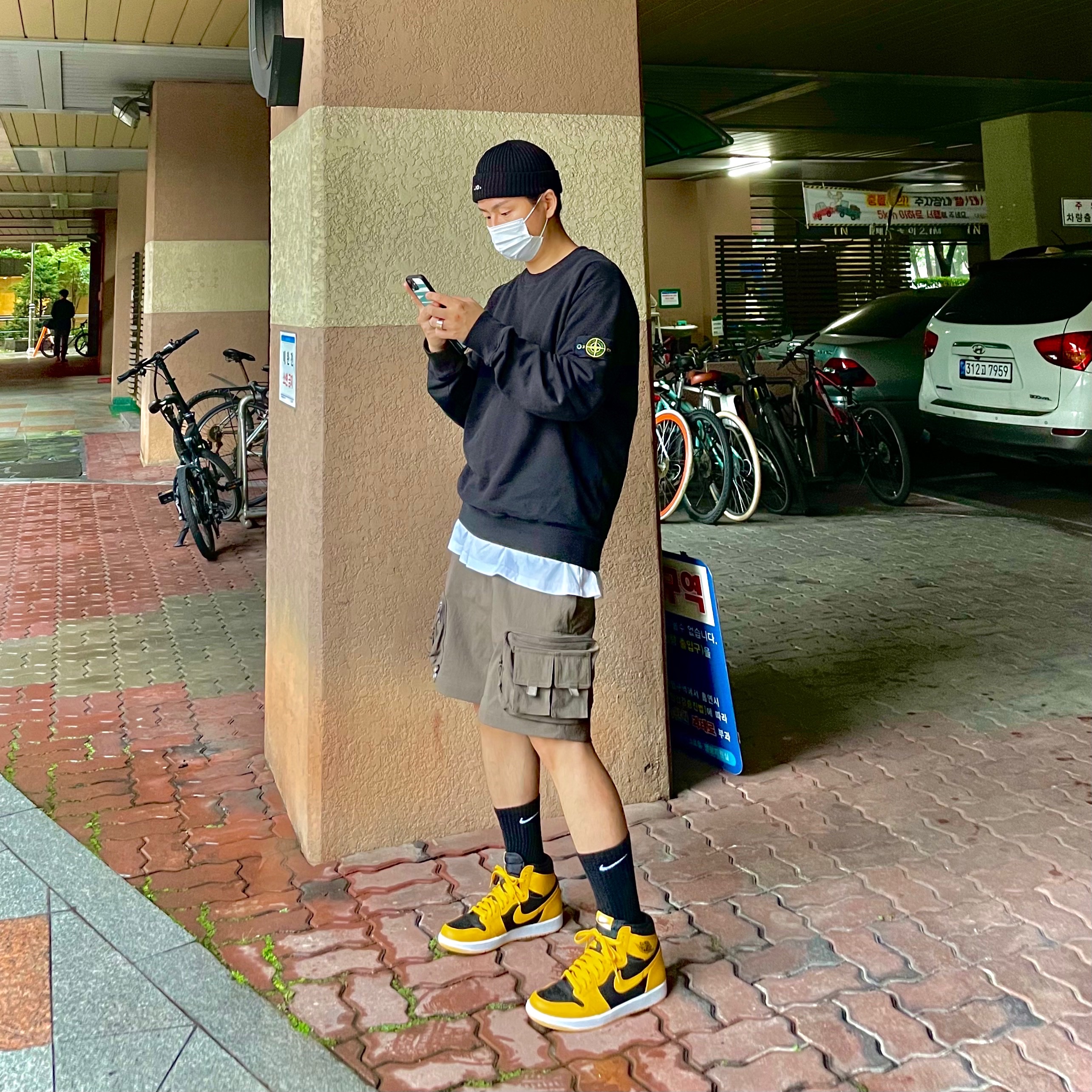 Jordan 1 Retro High OG Pollen, Nike ACG Cargo Shorts Ironstone - Asia 착용 스타일