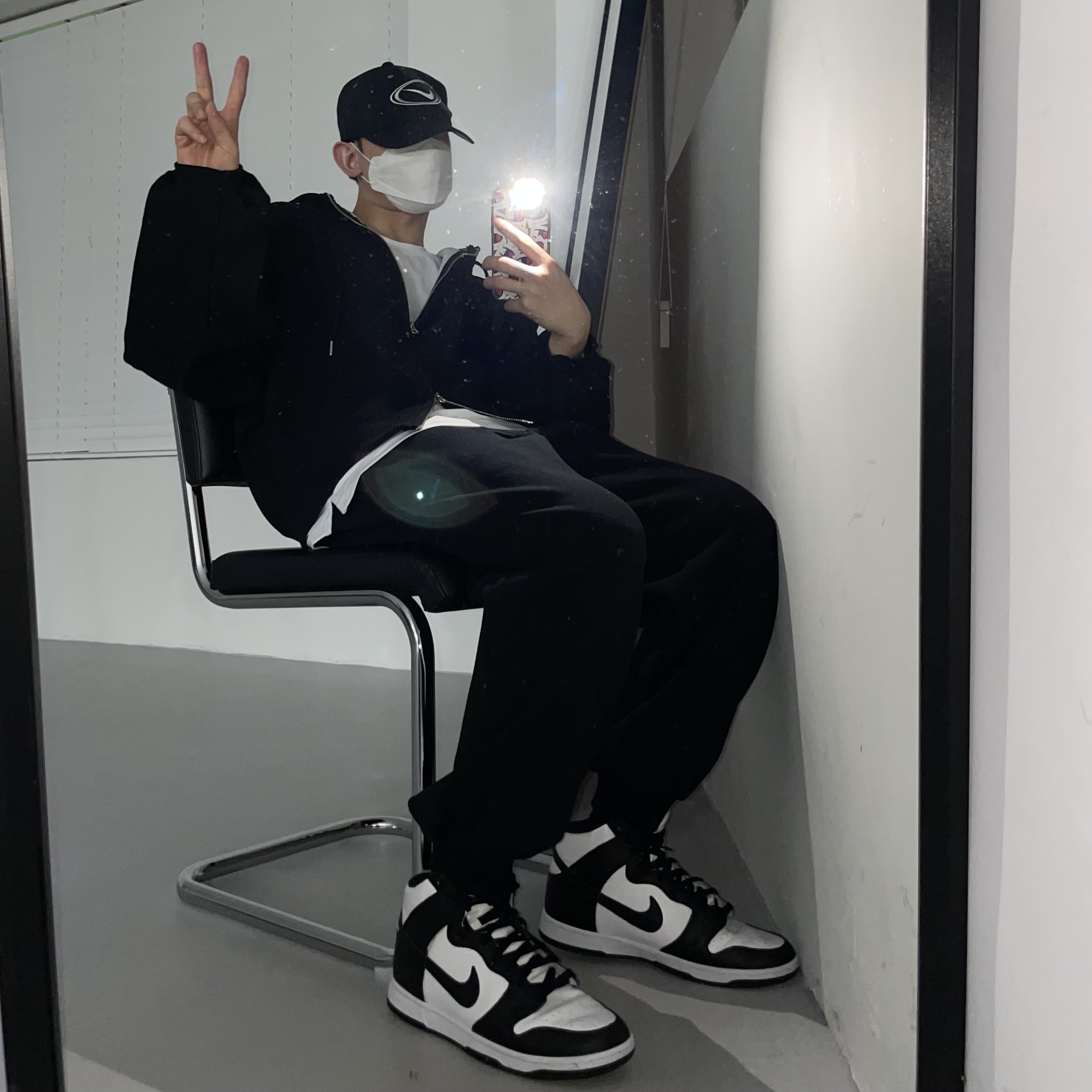 Nike Dunk High Retro Black and White 착용 스타일