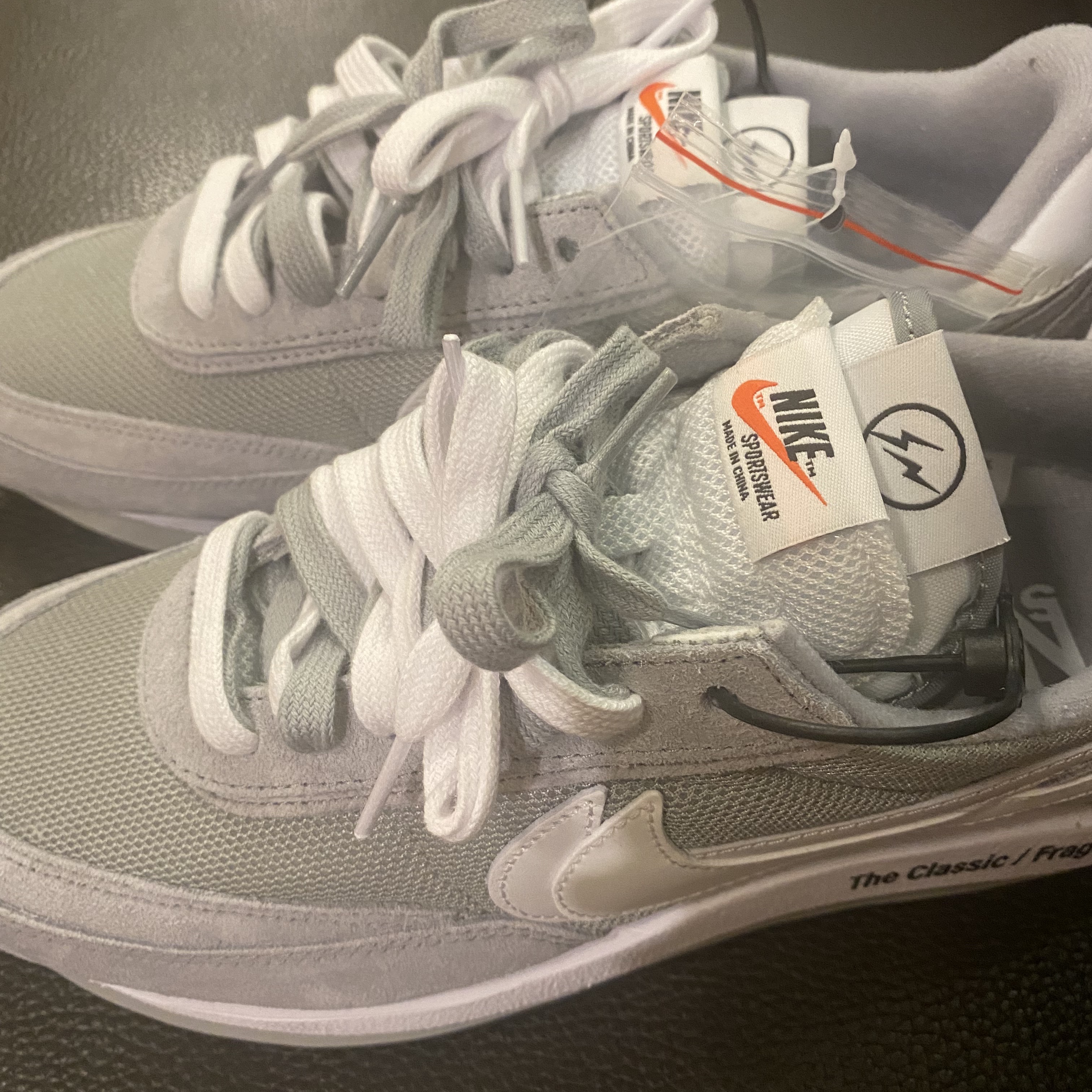 Nike x Sacai x Fragment LDWaffle Light Smoke Grey 착용 스타일 - 2