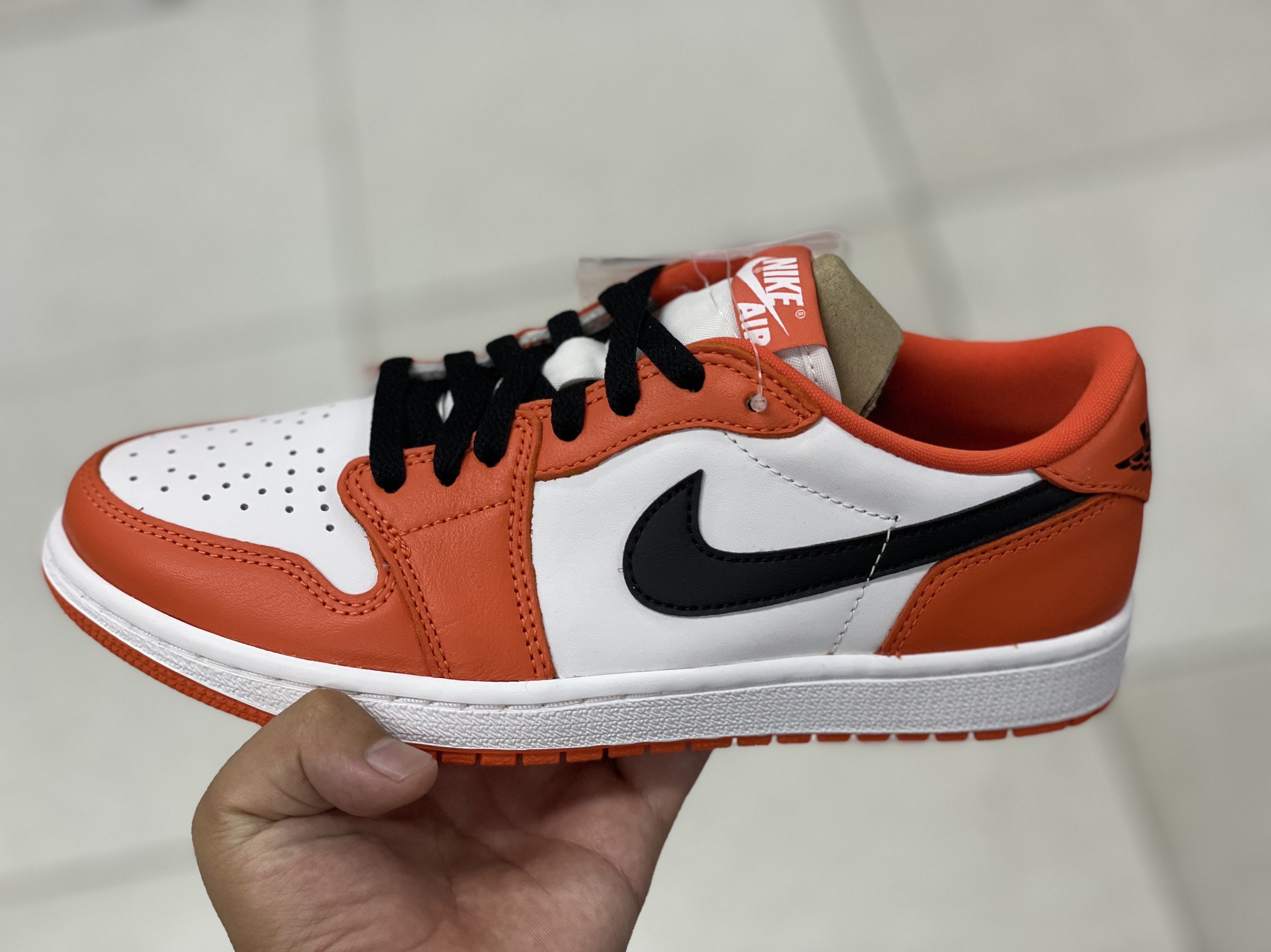 Jordan 1 Low OG Starfish 착용 스타일