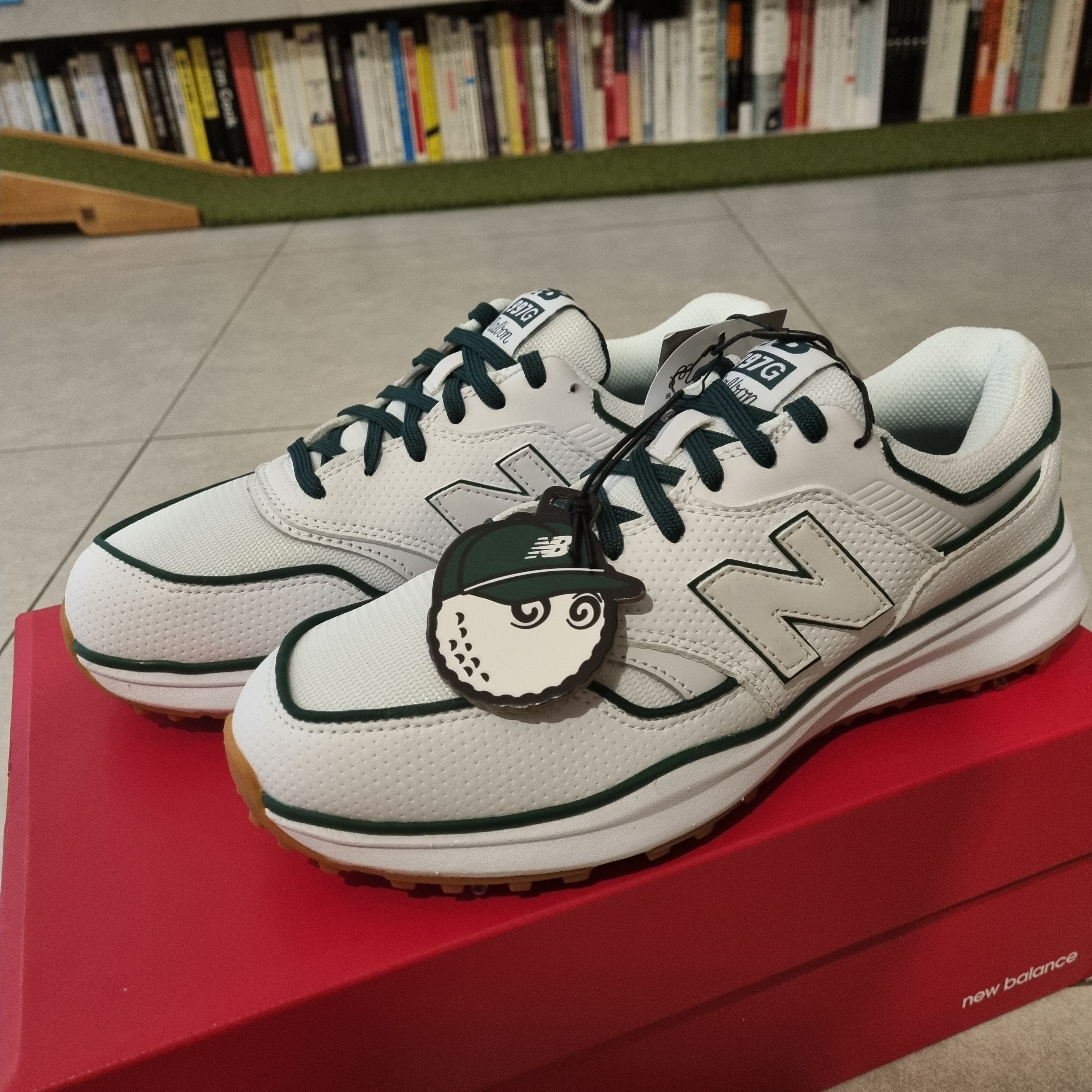 New Balance x Malbon 997 Golf White Green 착용 스타일 - 4
