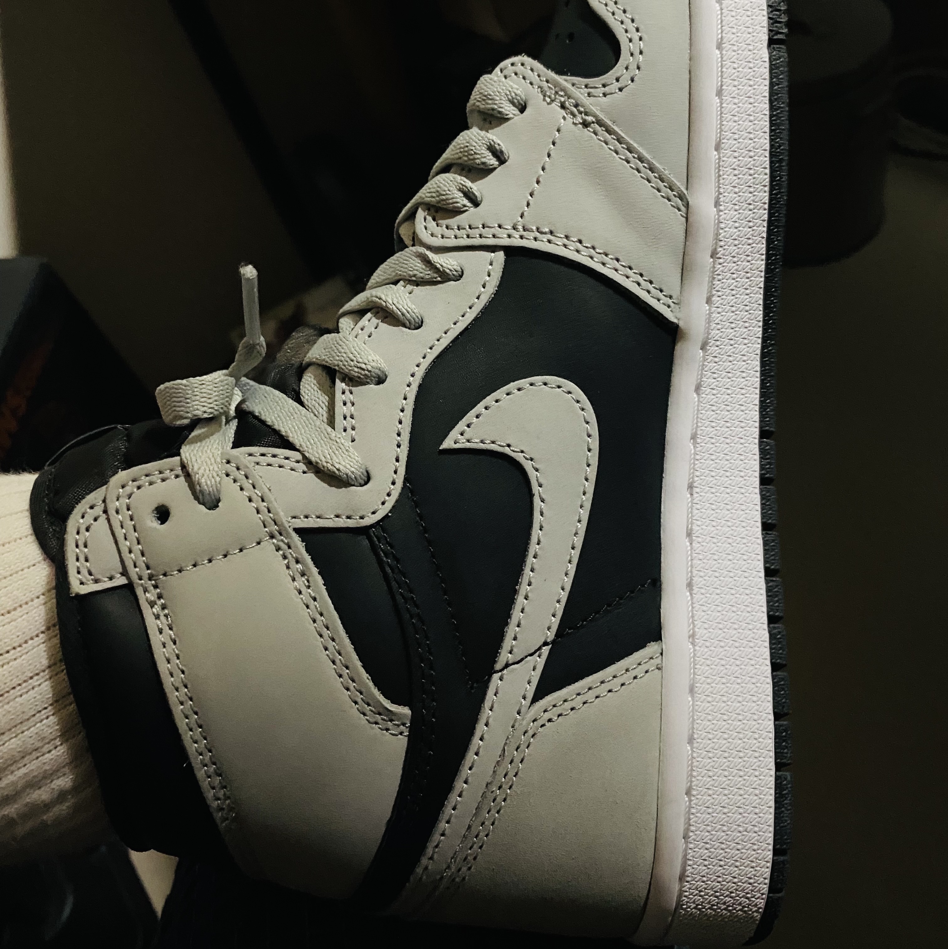 Jordan 1 Retro High OG Shadow 2.0 착용 스타일 - 3