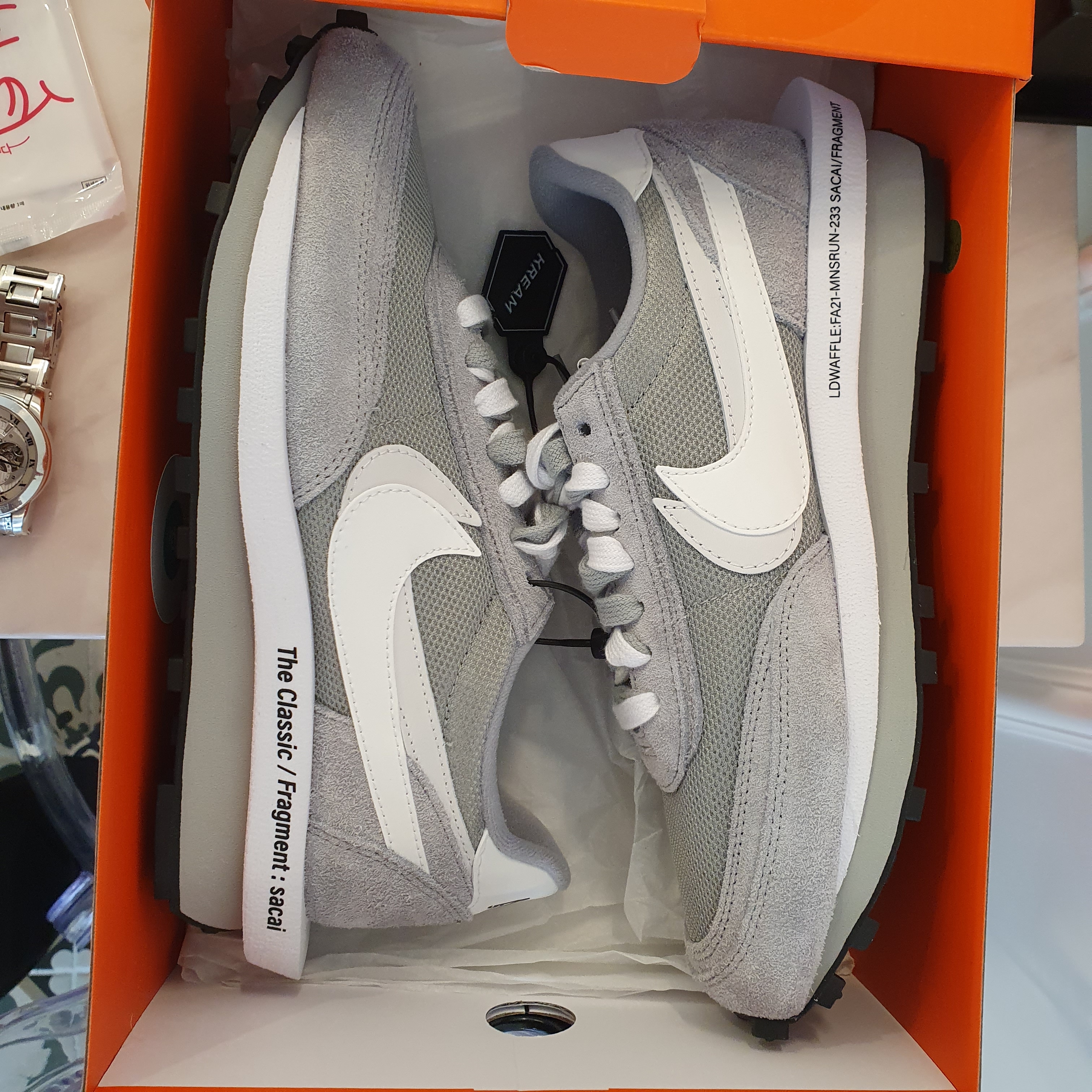 Nike x Sacai x Fragment LDWaffle Light Smoke Grey 착용 스타일 - 3