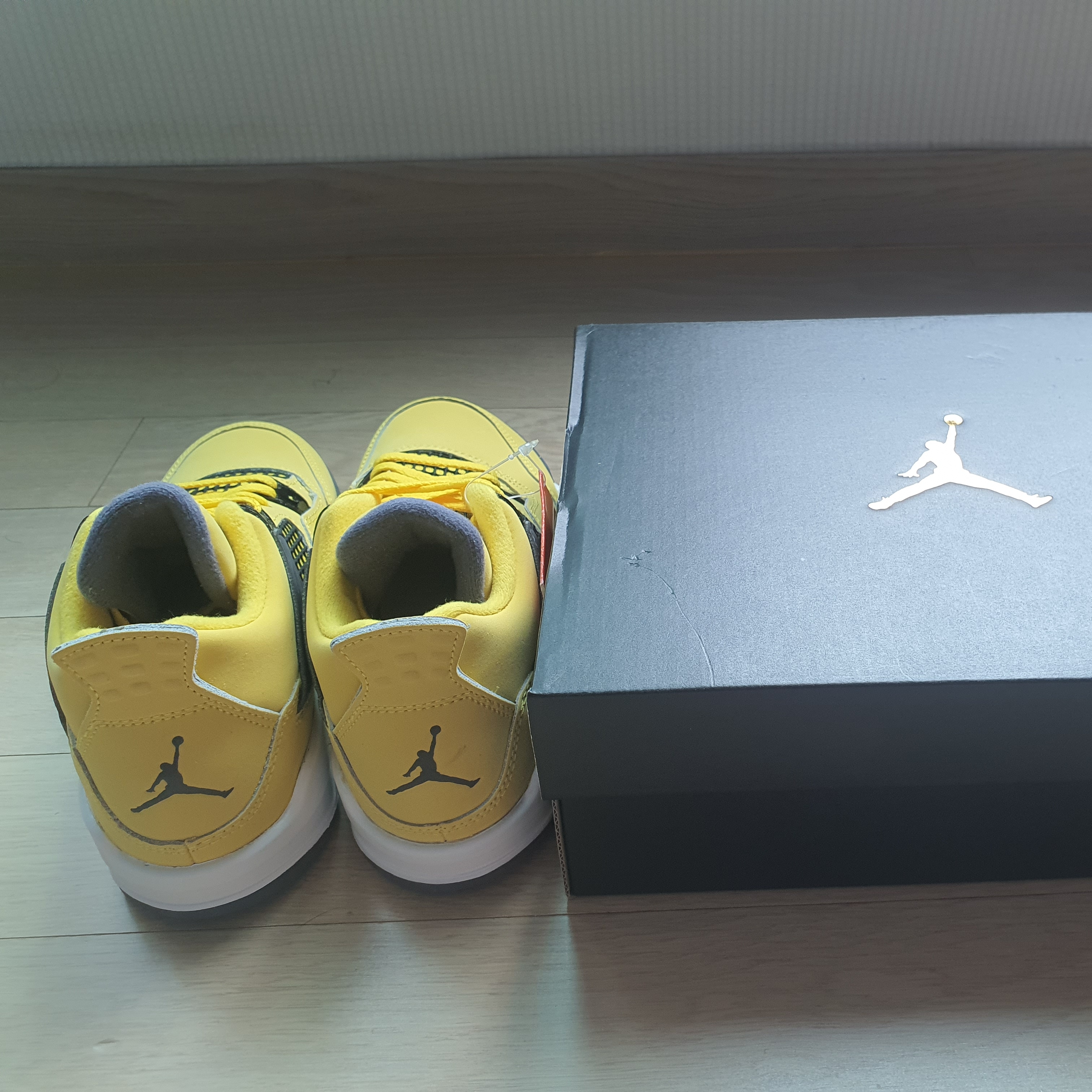 (PS) Jordan 4 Retro Tour Yellow 착용 스타일 - 3