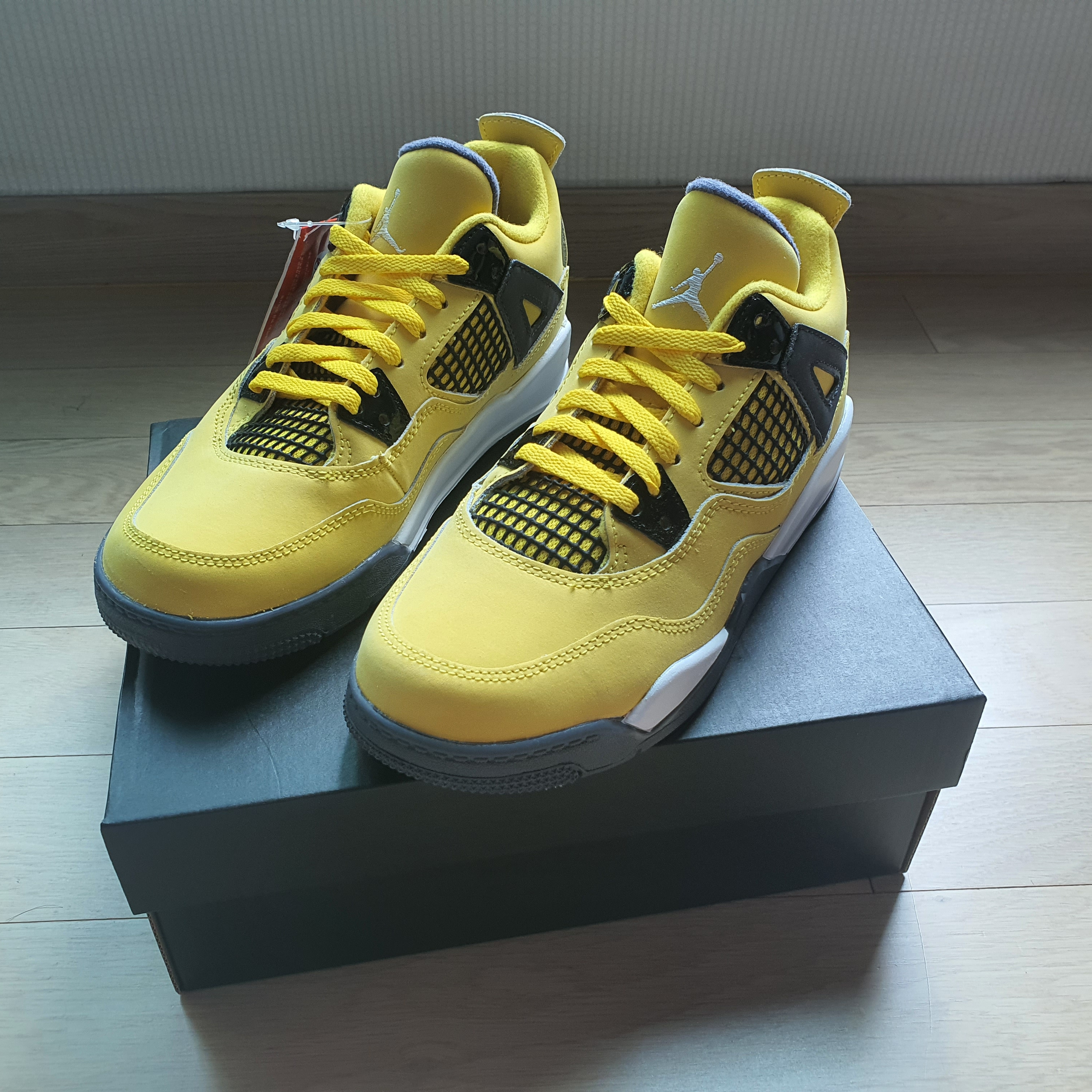 (PS) Jordan 4 Retro Tour Yellow 착용 스타일 - 1
