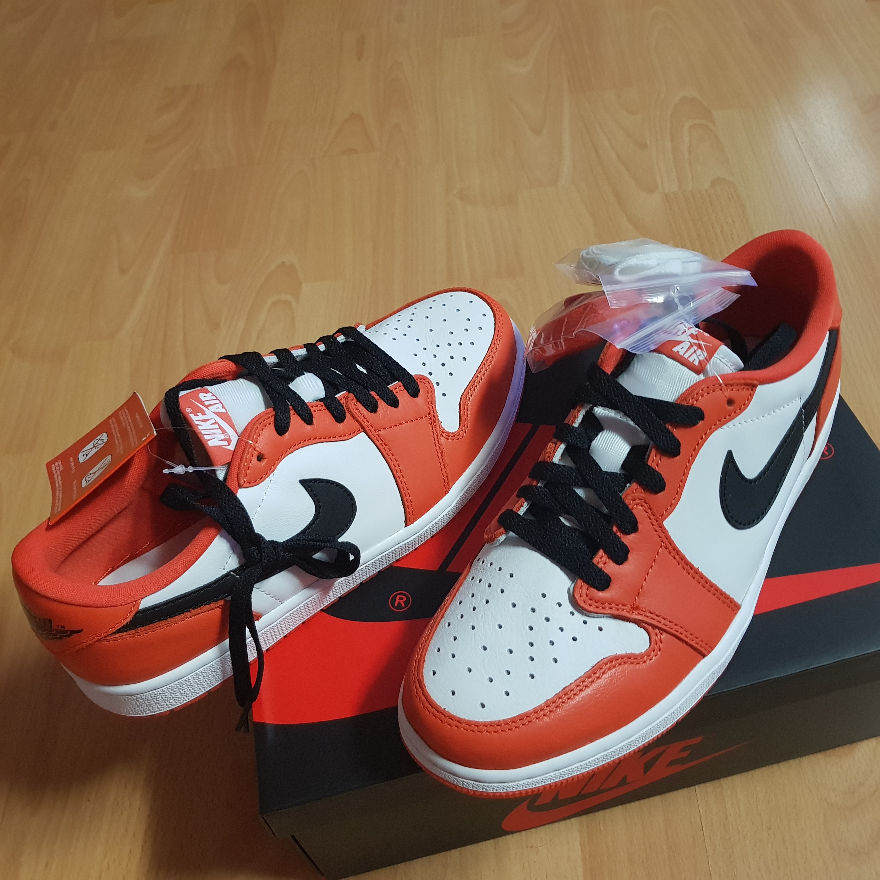 Jordan 1 Low OG Starfish 착용 스타일 - 1