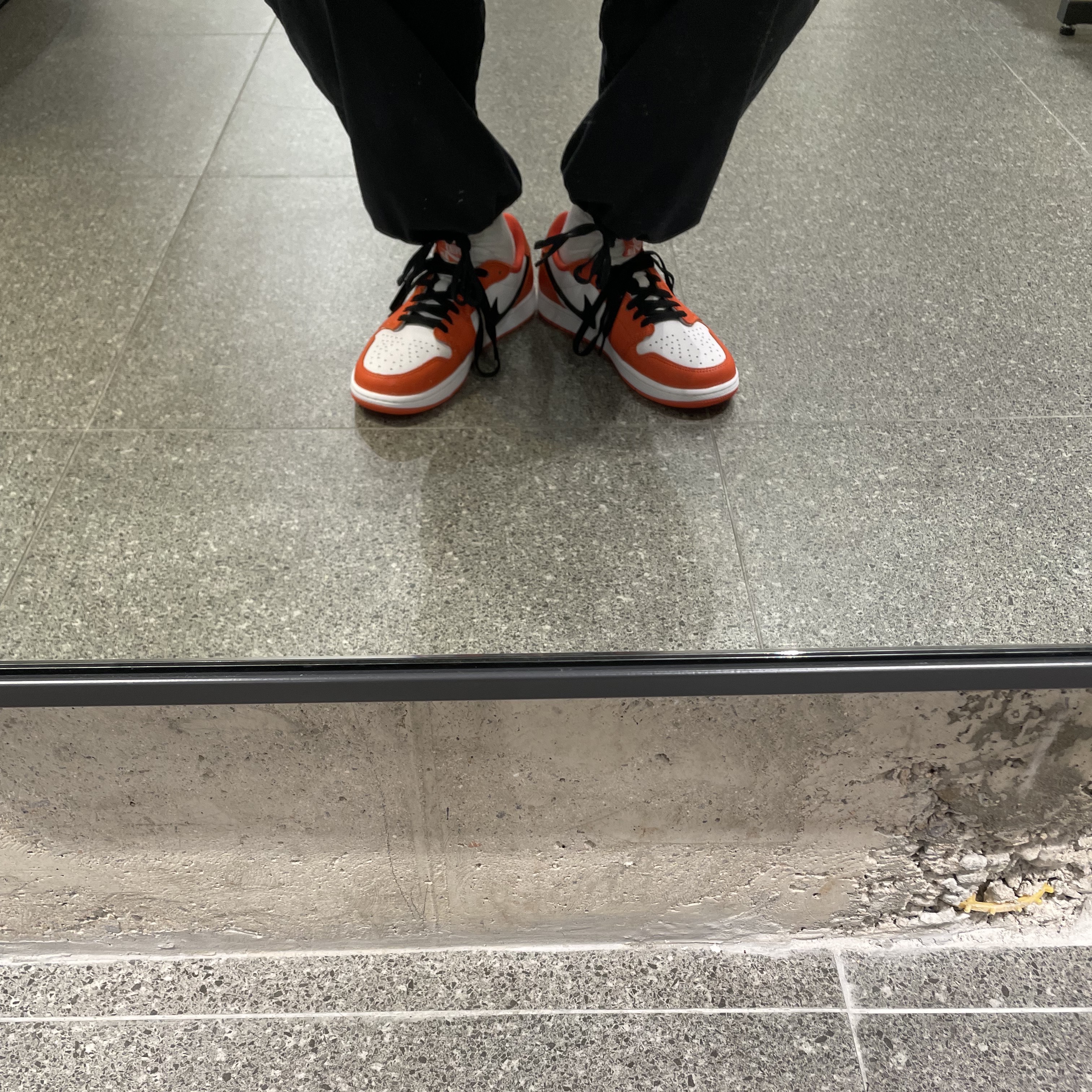 Jordan 1 Low OG Starfish 착용 스타일