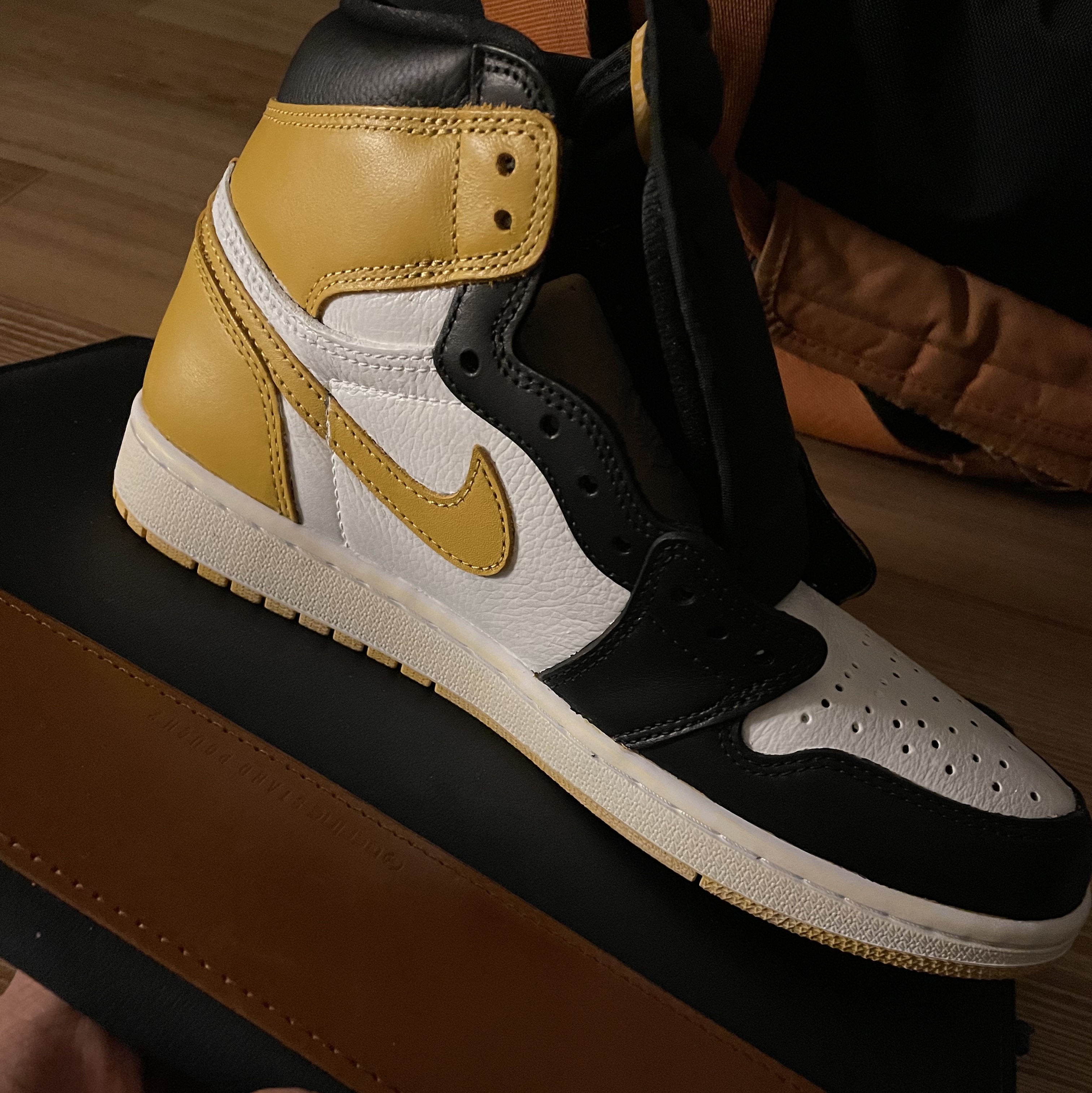 Jordan 1 Retro High OG Pollen 착용 스타일