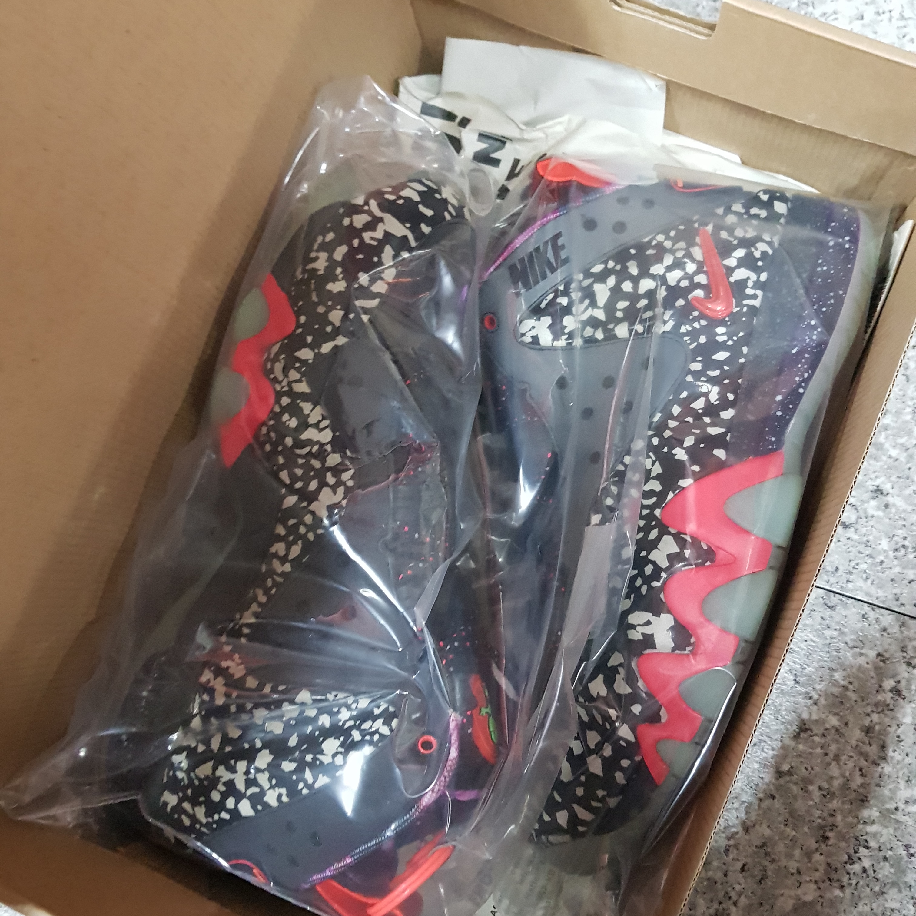 Nike Barkley Posite Max All-Star Rayguns 착용 스타일 - 3