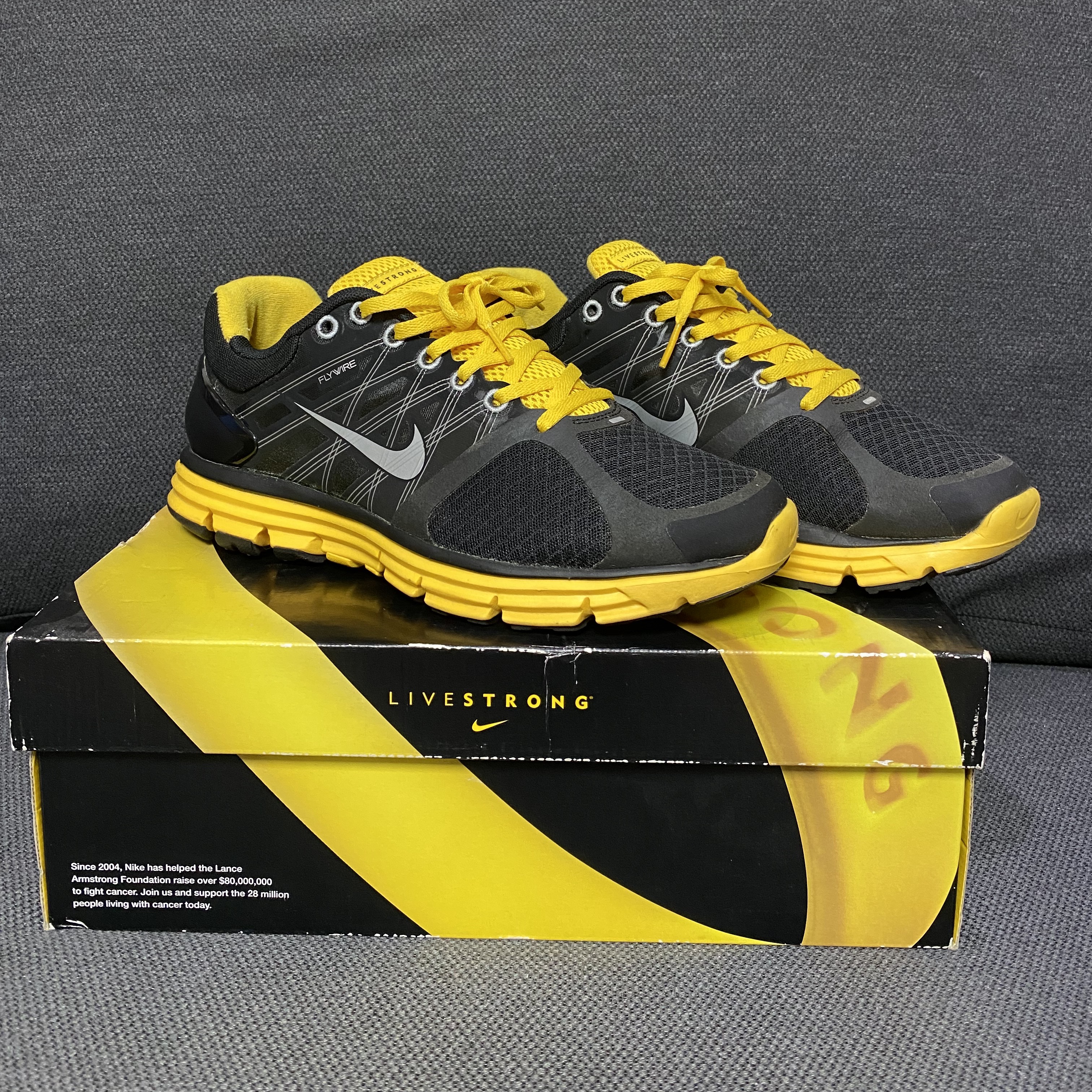 Nike Lunarglide+ 2 LAF Livestrong, Jordan 1 Retro High OG Pollen 착용 스타일 - 1