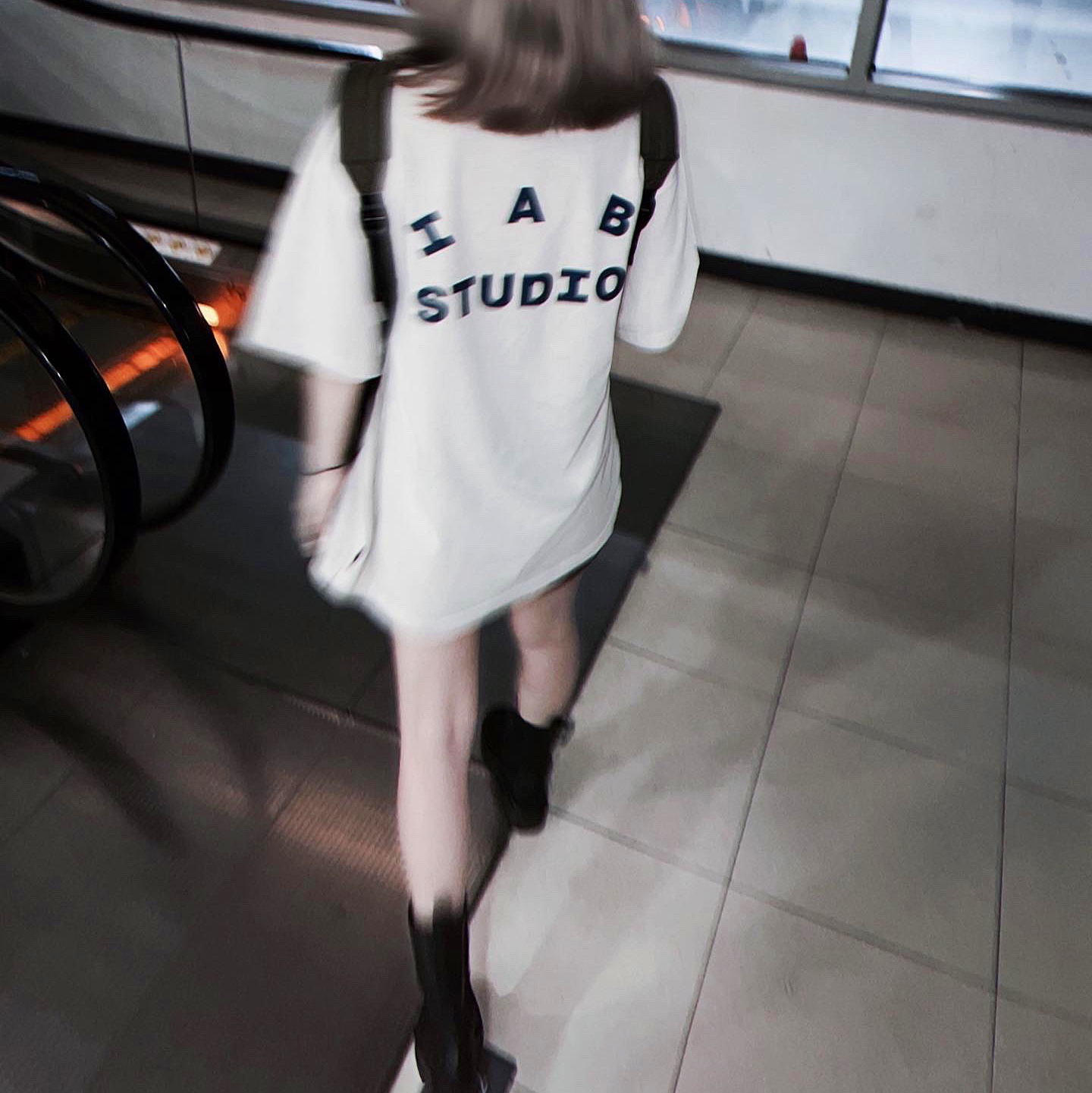 IAB Studio Pigment T-Shirt Oatmeal 착용 스타일 - 1