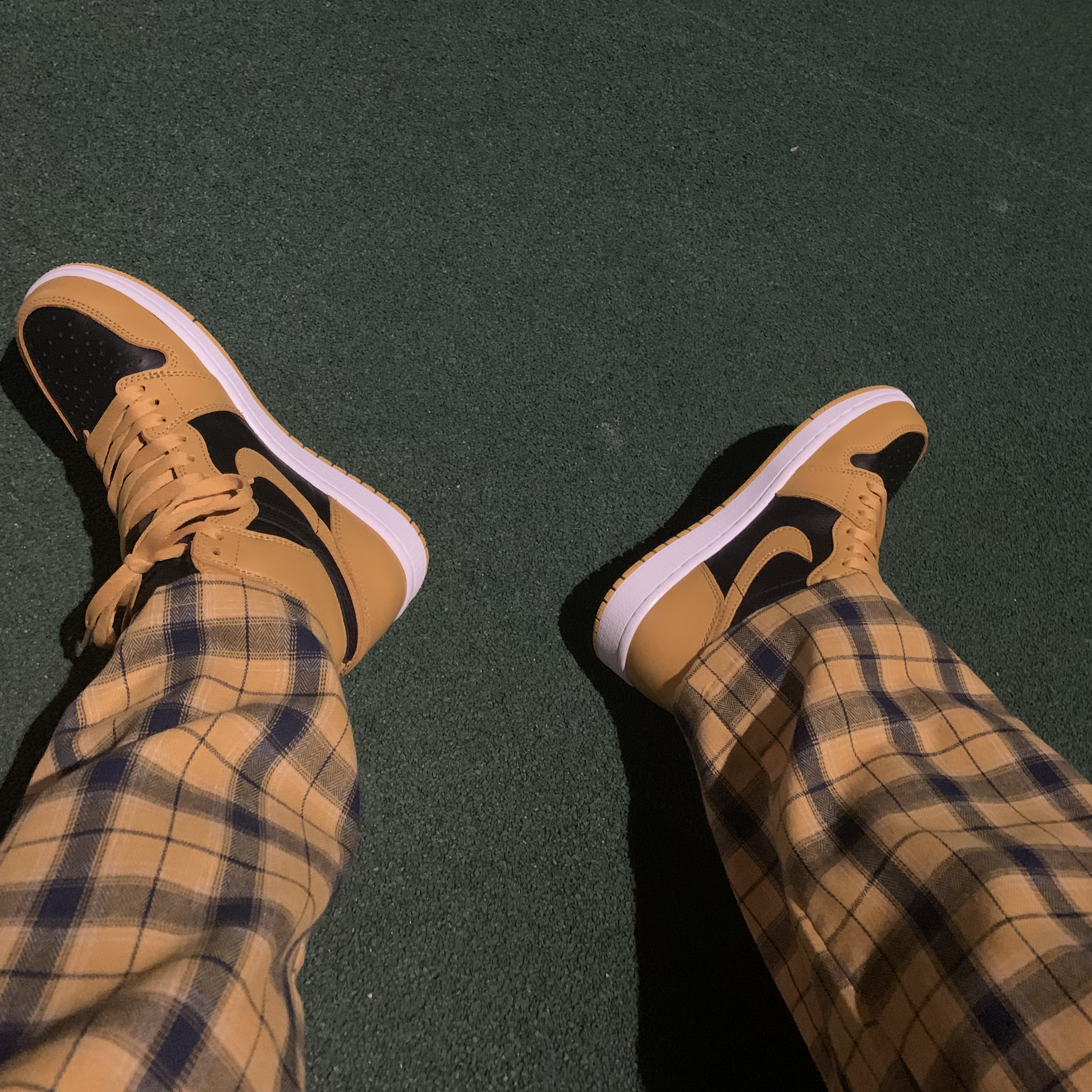 Jordan 1 Retro High OG Pollen 착용 스타일