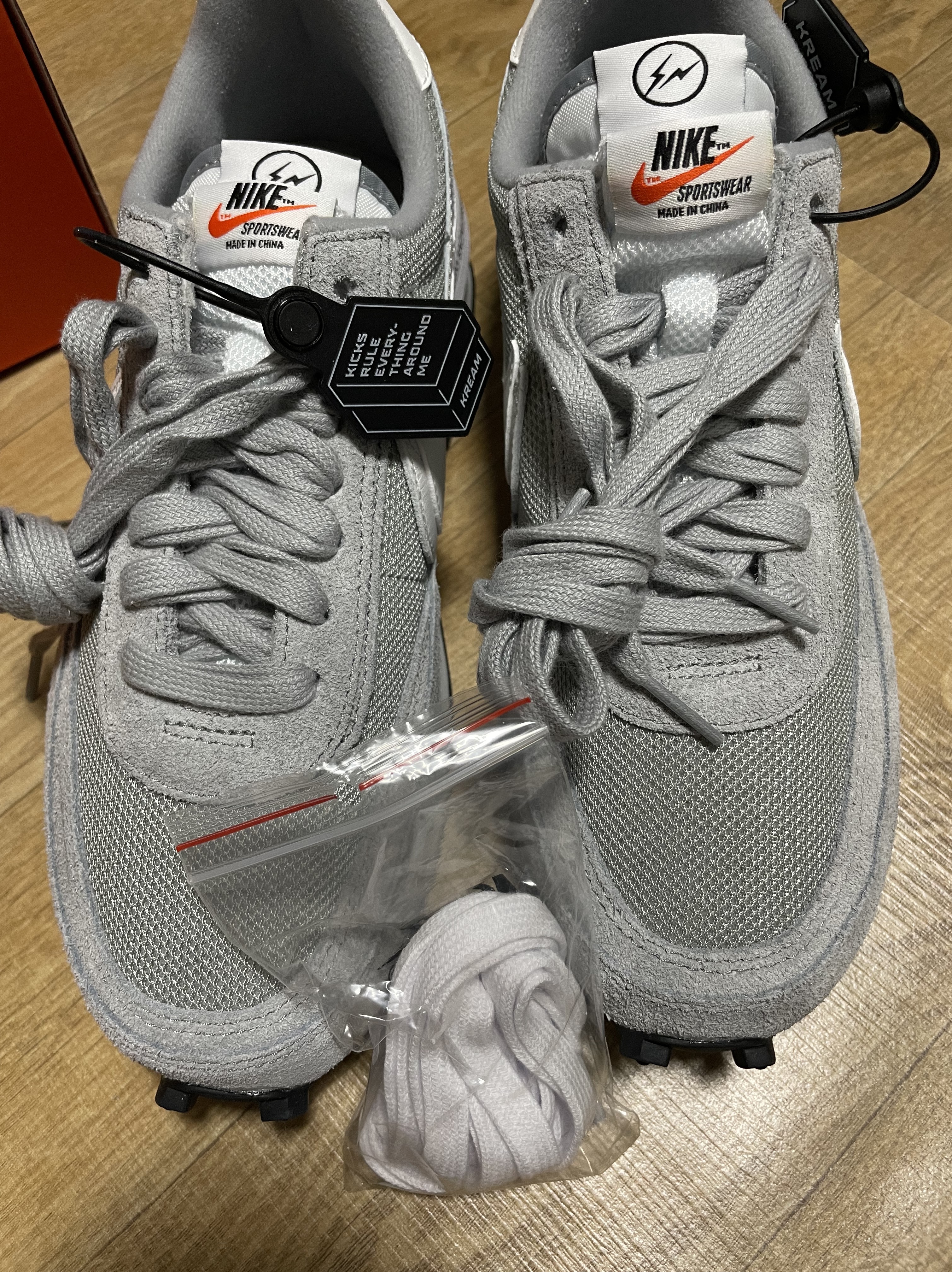 Nike x Sacai x Fragment LDWaffle Light Smoke Grey 착용 스타일 - 1