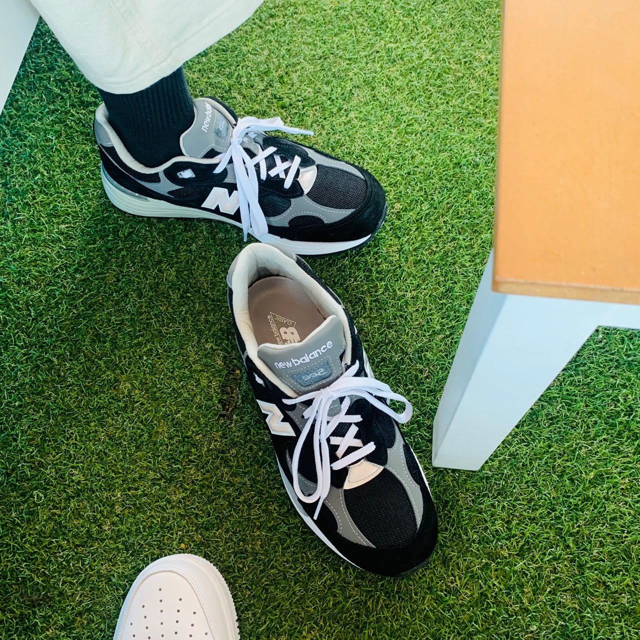 New Balance 992 Made in USA Black Grey 착용 스타일