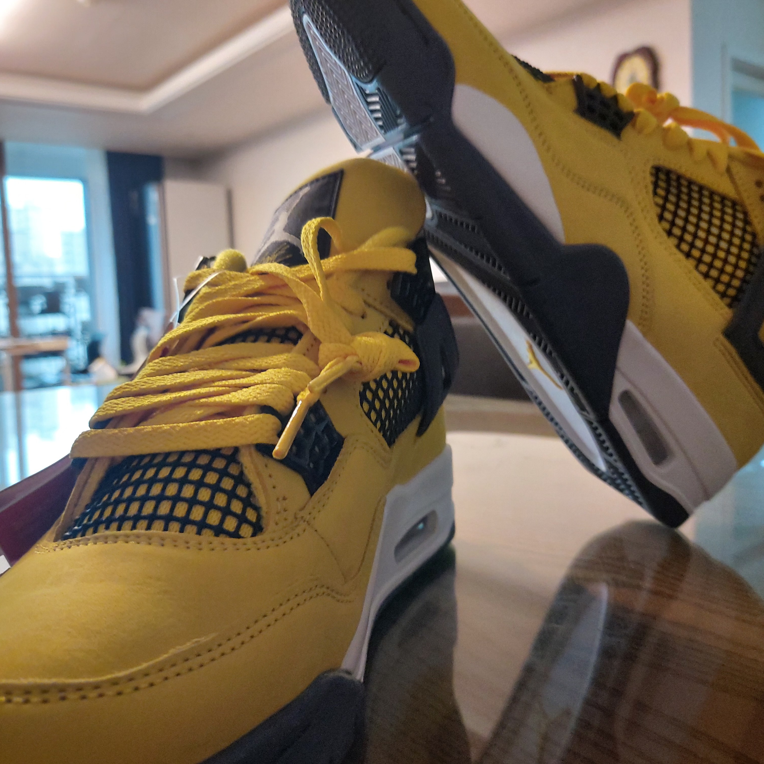 Jordan 4 Retro Tour Yellow 착용 스타일 - 1
