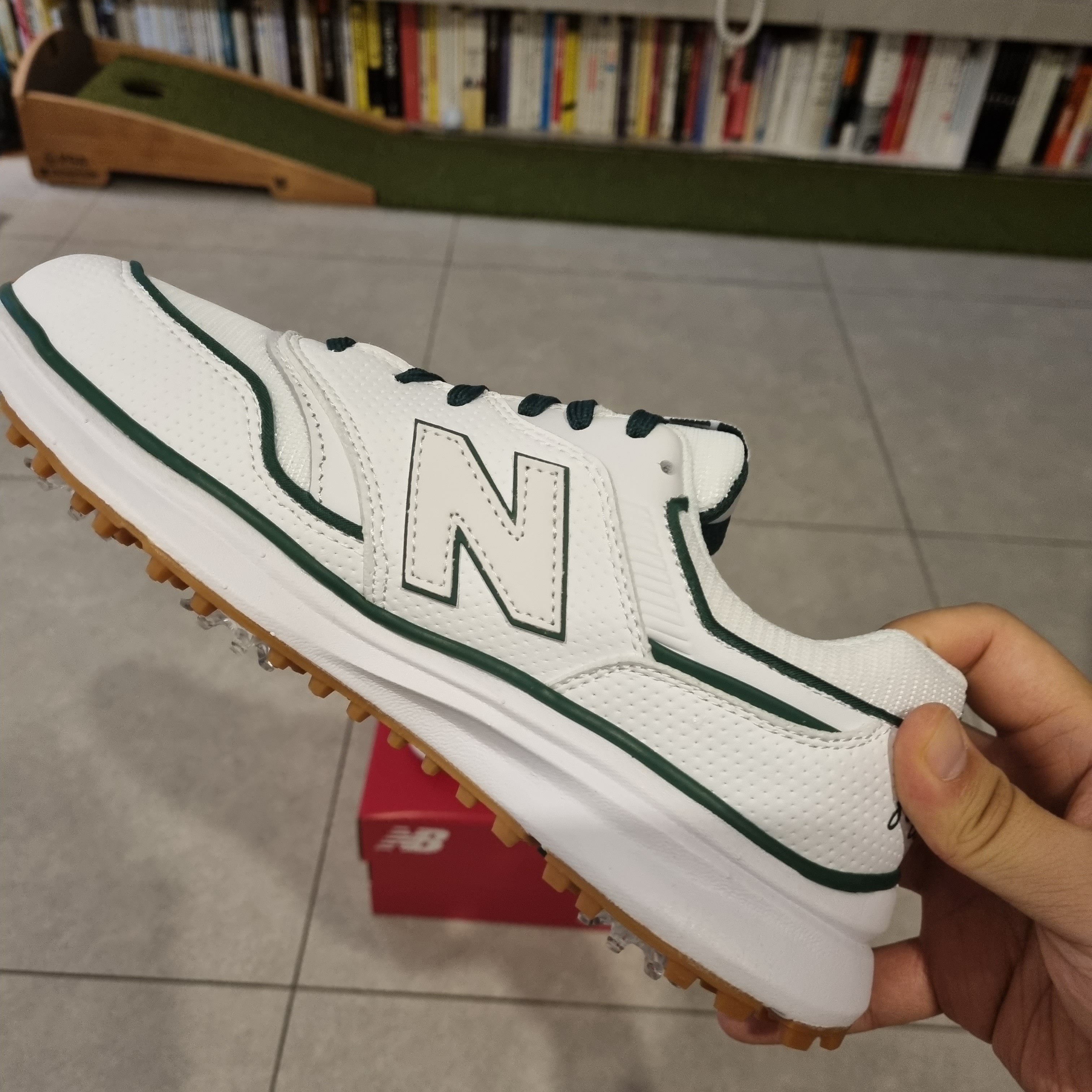New Balance x Malbon 997 Golf White Green 착용 스타일 - 5