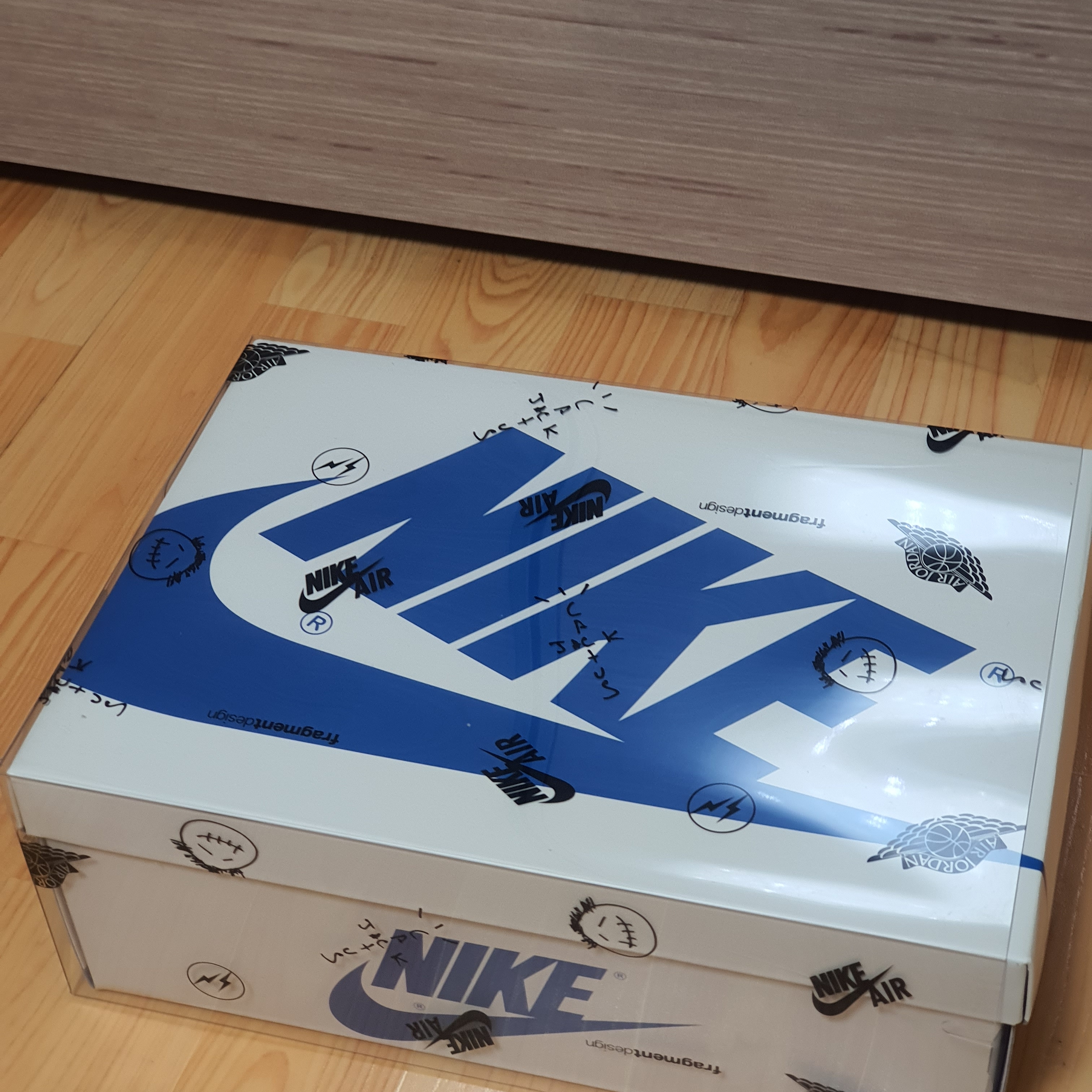 Jordan 1 x Travis Scott x Fragment Retro Low OG SP Military Blue 착용 스타일 - 2