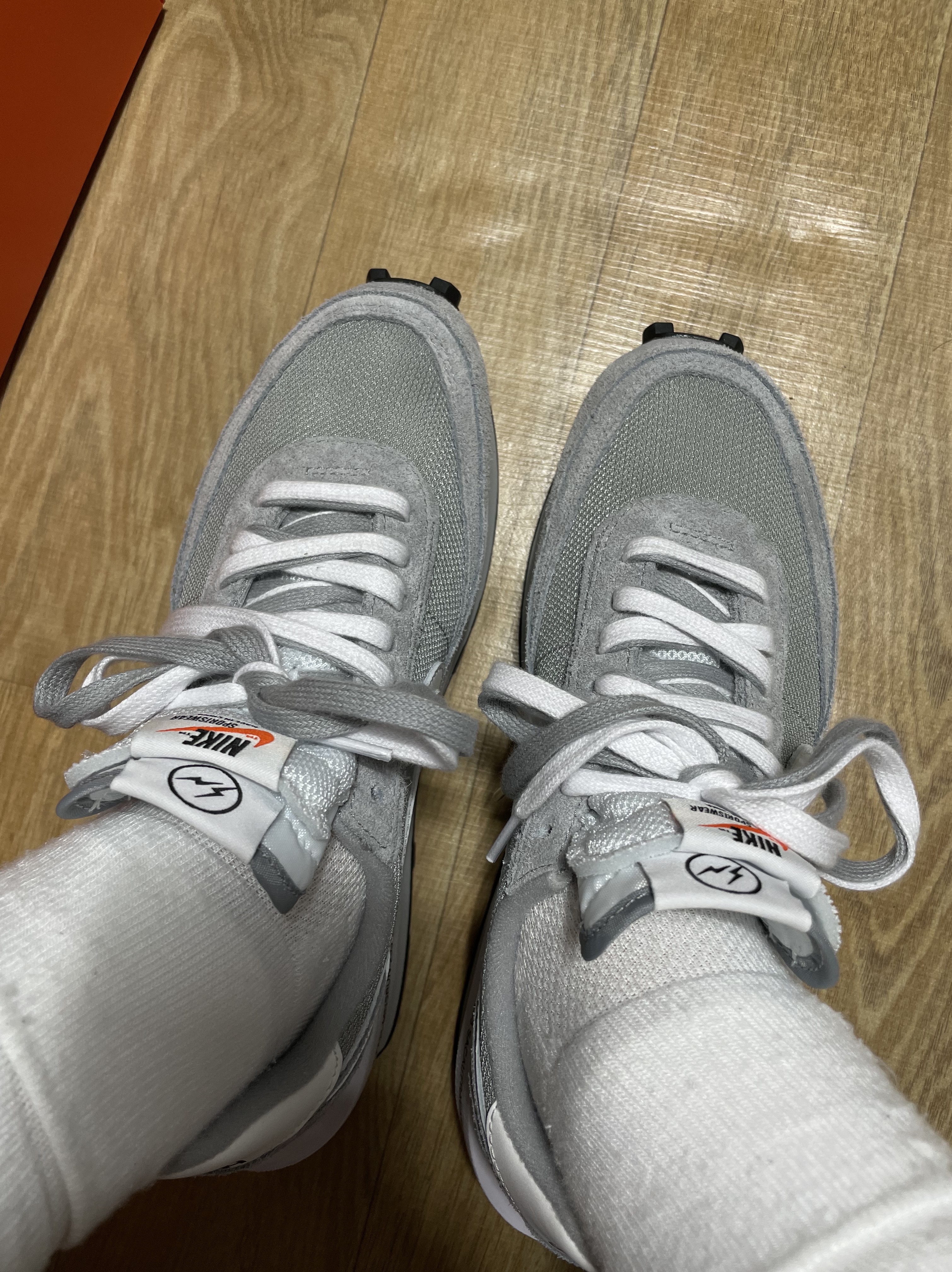 Nike x Sacai x Fragment LDWaffle Light Smoke Grey 착용 스타일 - 4