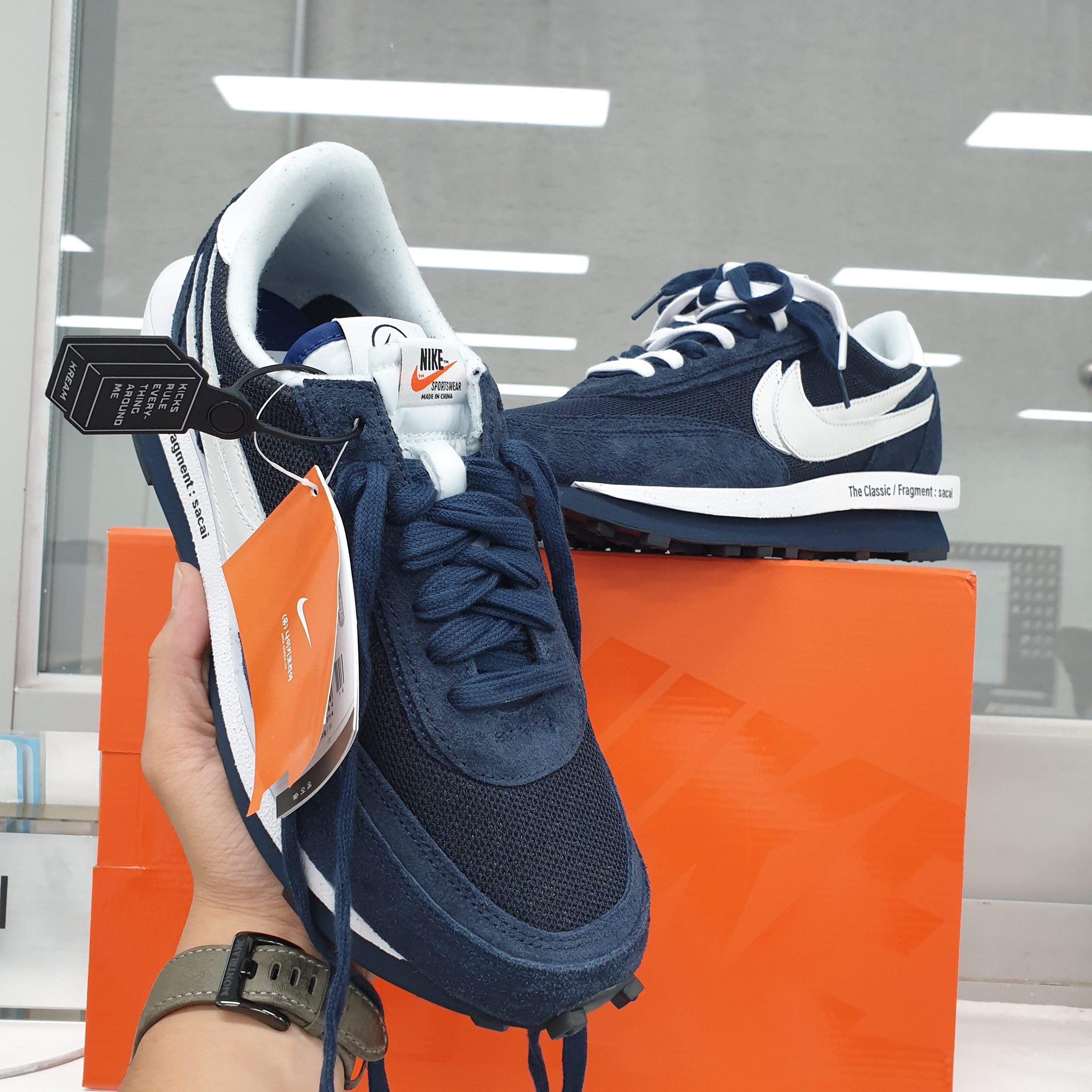 Nike x Sacai x Fragment LDWaffle Blackened Blue 착용 스타일 - 2