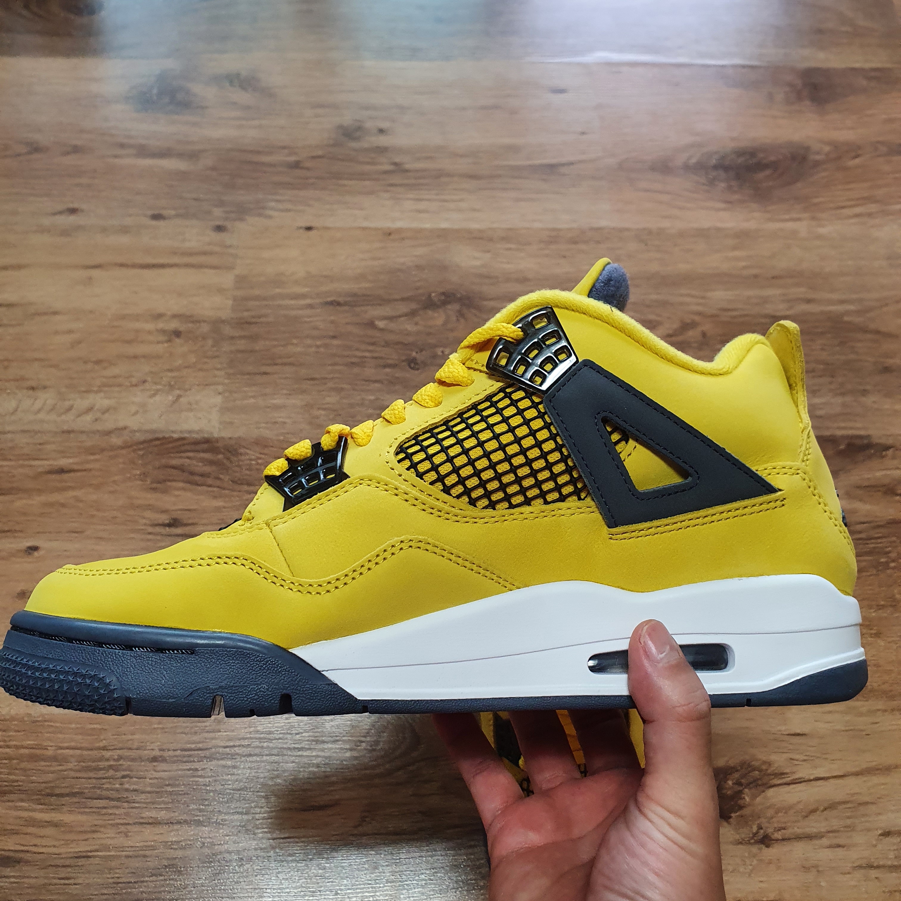Jordan 4 Retro Tour Yellow 착용 스타일 - 1