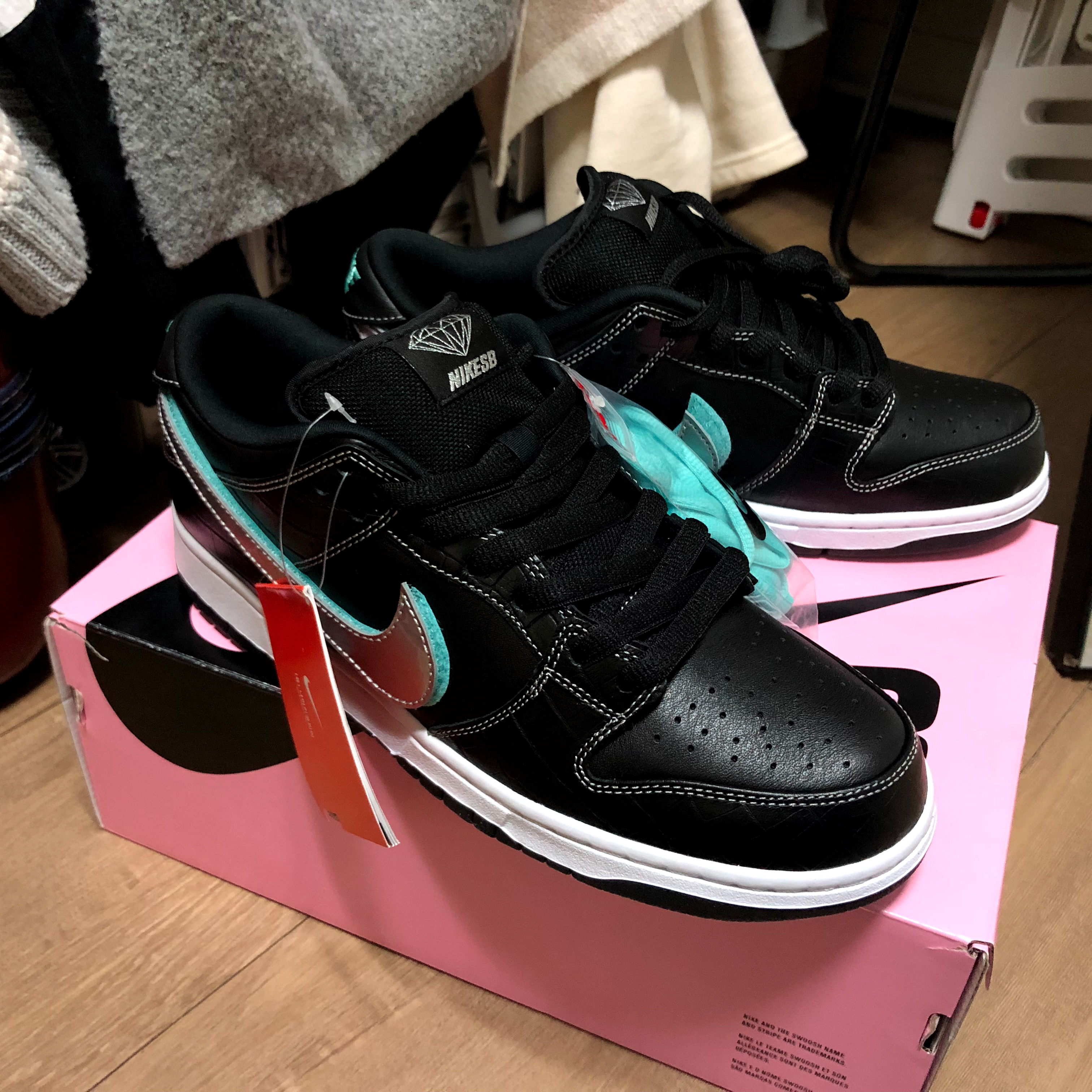 Nike x Diamond Supply Co. SB Dunk Low Black Diamond 착용 스타일