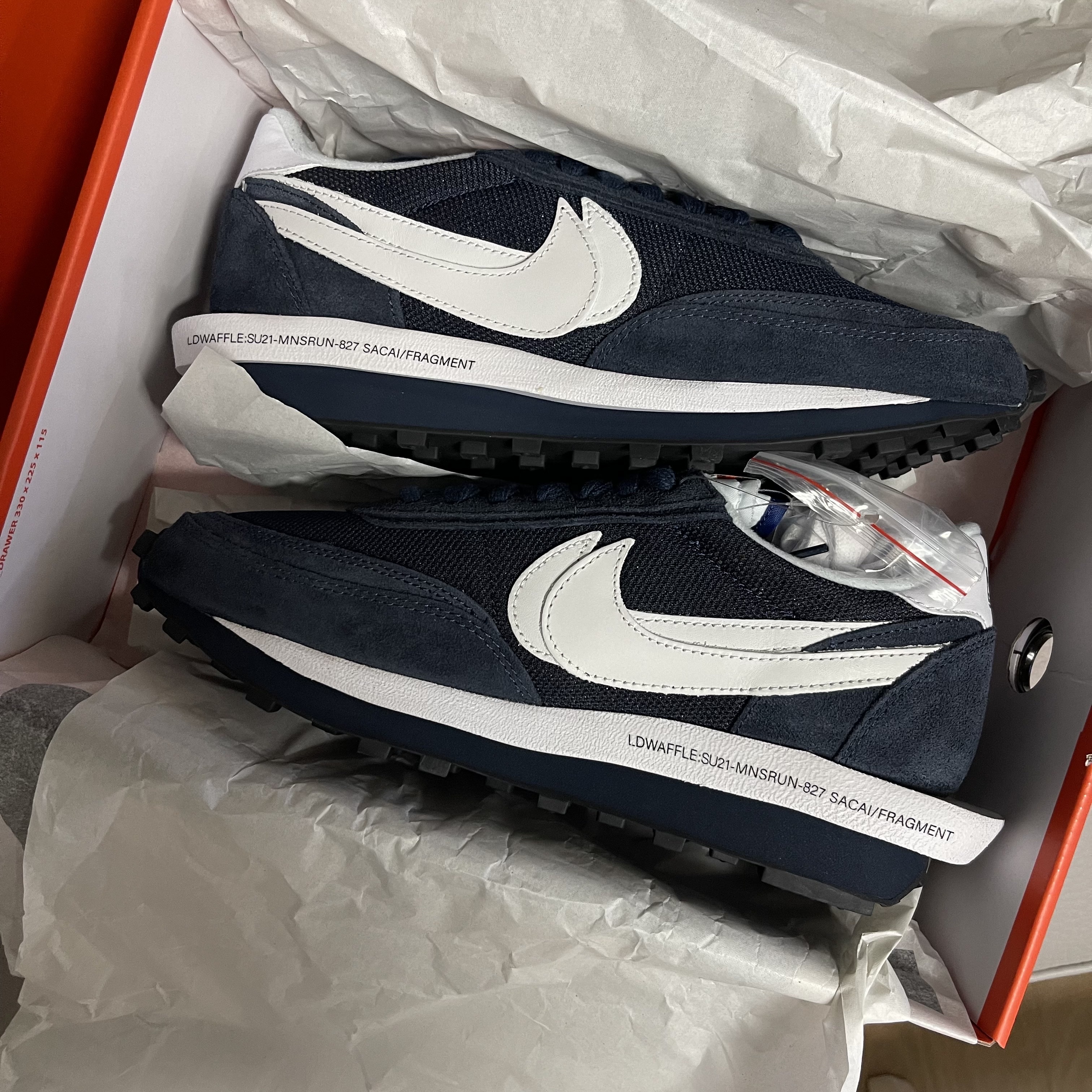 Nike x Sacai x Fragment LDWaffle Blackened Blue, Jordan 1 KO Chicago 2021 착용 스타일 - 1