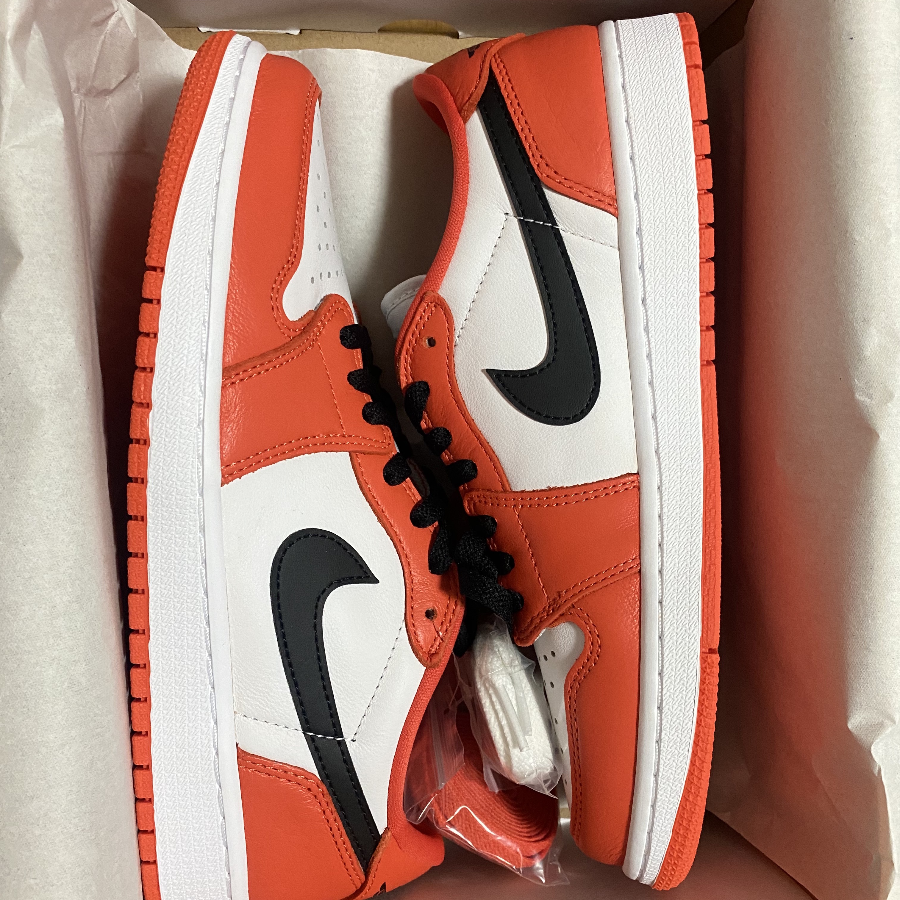 Jordan 1 Low OG Starfish 착용 스타일 - 2