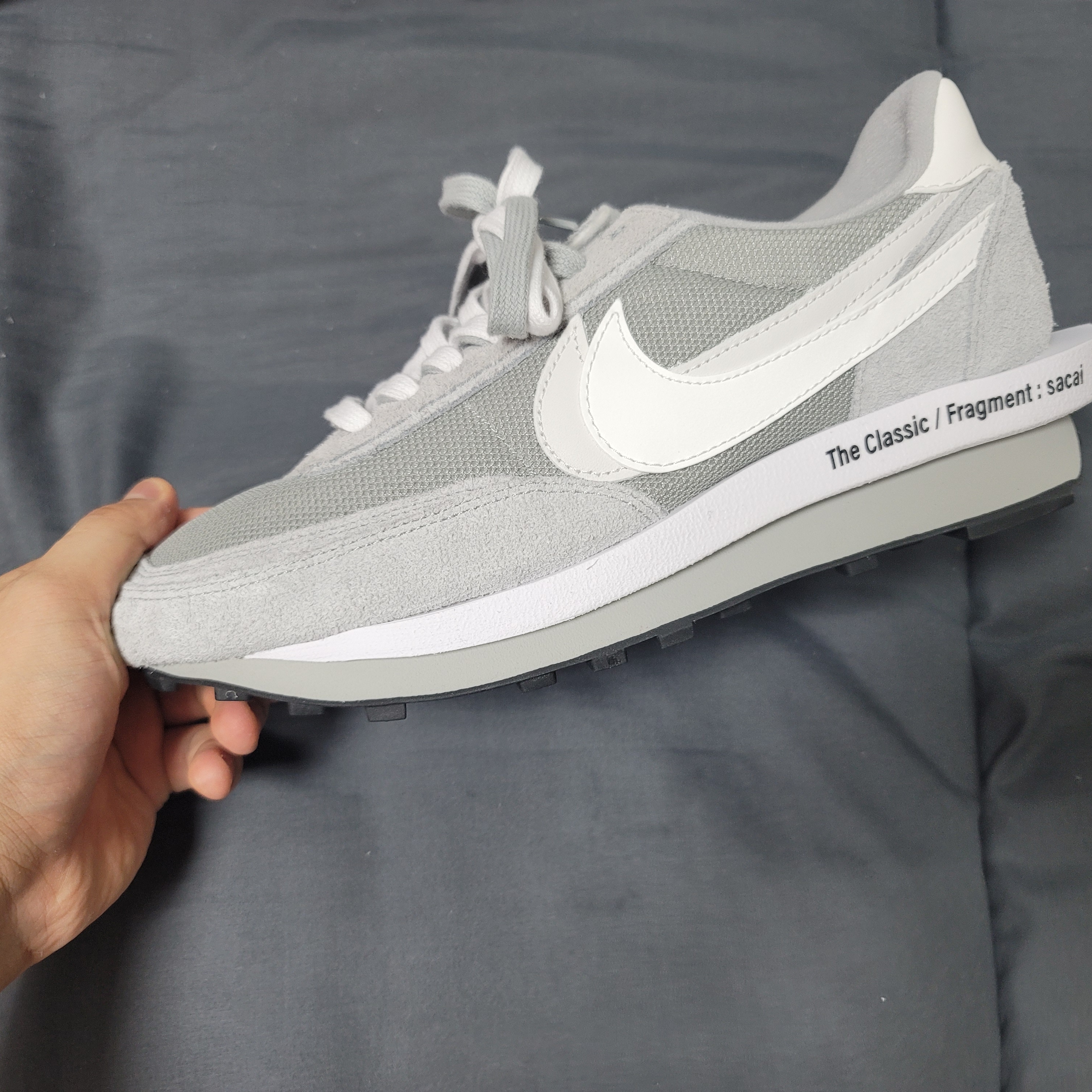 Nike x Sacai x Fragment LDWaffle Light Smoke Grey 착용 스타일 - 2
