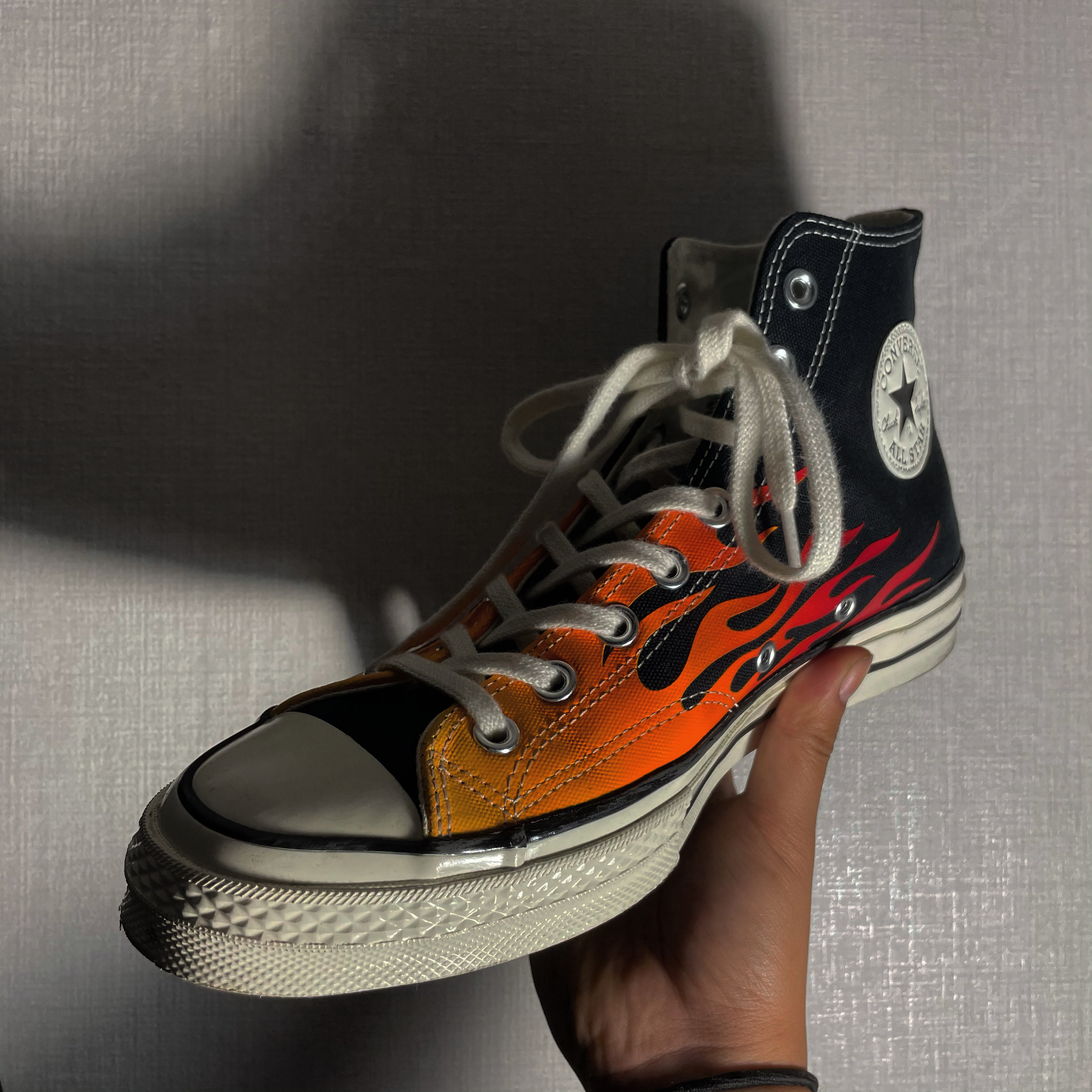 Converse Chuck 70 Hi Archive Print Flames Black 착용 스타일