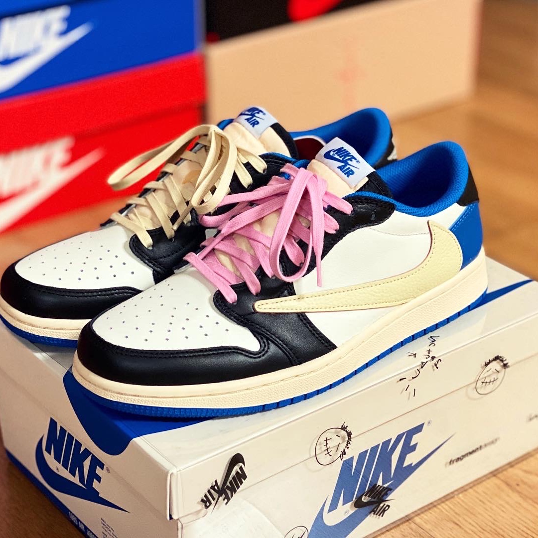 Jordan 1 x Travis Scott x Fragment Retro Low OG SP Military Blue 착용 스타일 - 1